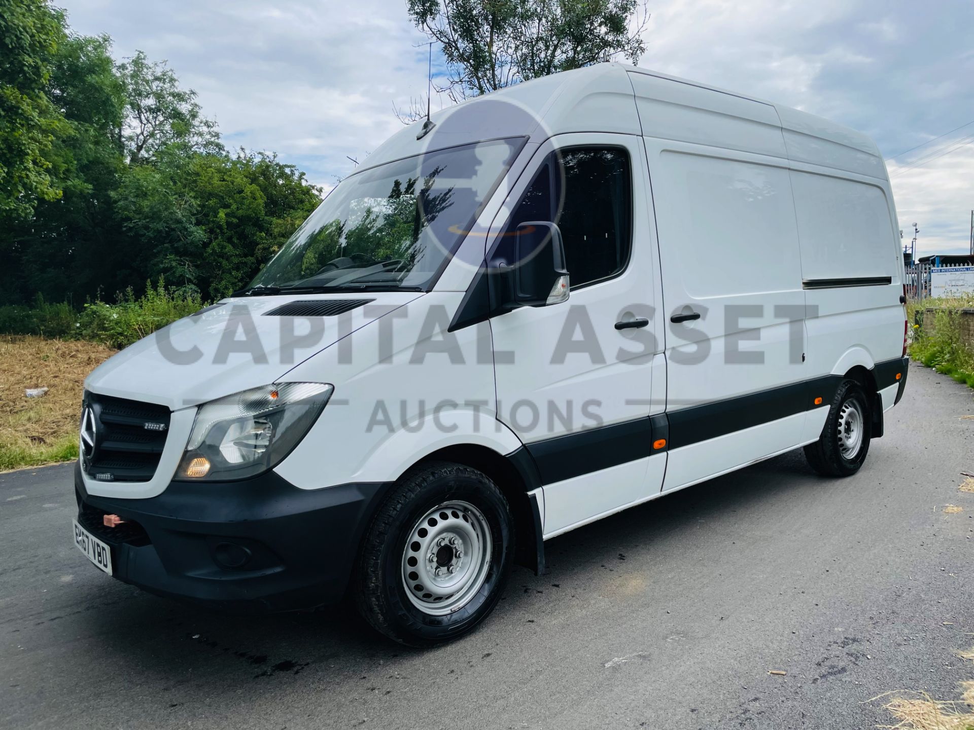 ON SALE MERCEDES SPRINTER 314CDI MWB (2018 MODEL) 140BHP - EURO 6 - ON BOARD POWER INVERTER - - Image 2 of 20