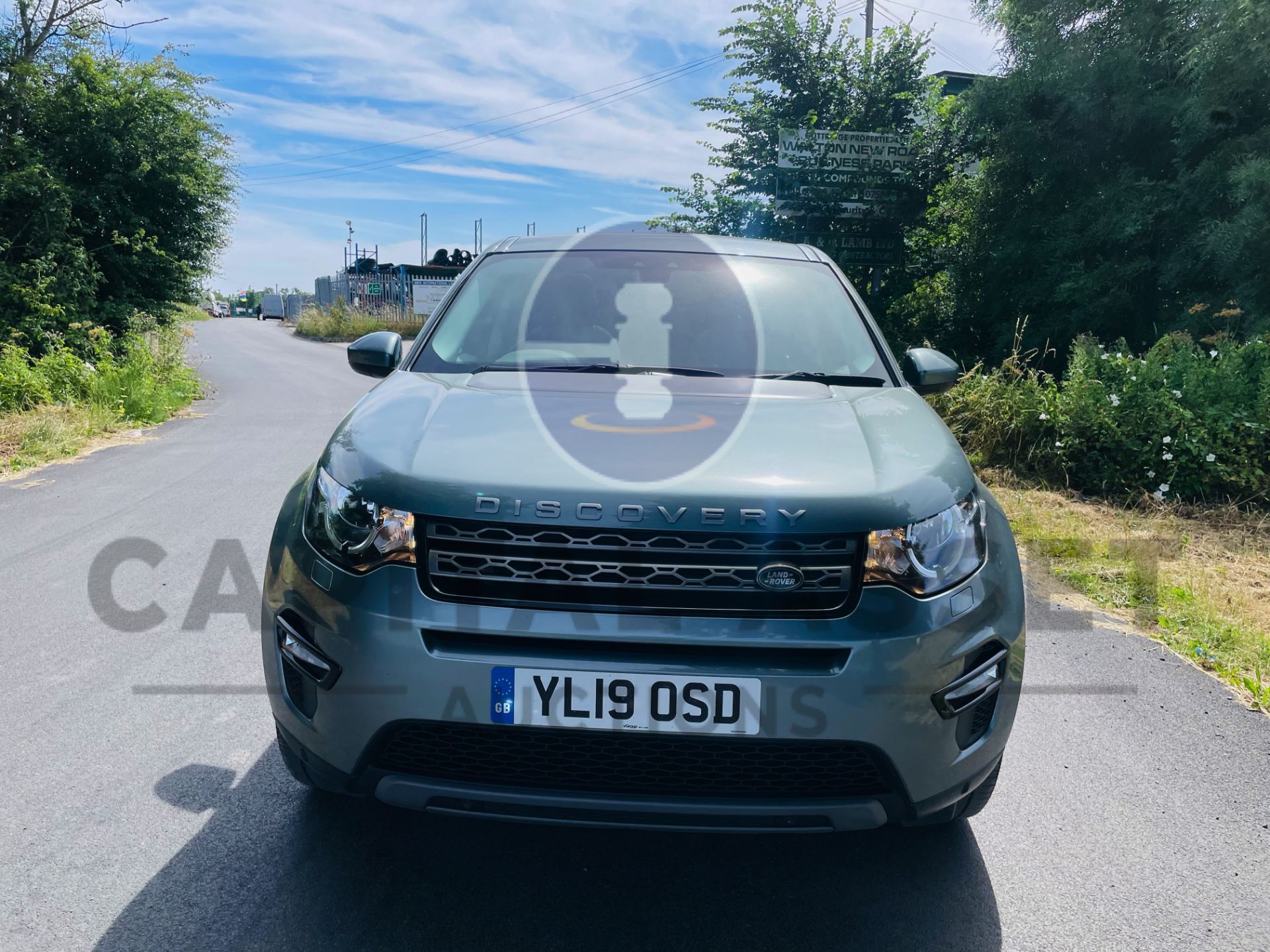 (On Sale) LAND ROVER DISCOVERY SPORT *SE TECH* SUV (2019 - EURO 6) 2.0 ED4 - STOP/START *HUGE SPEC* - Image 4 of 55