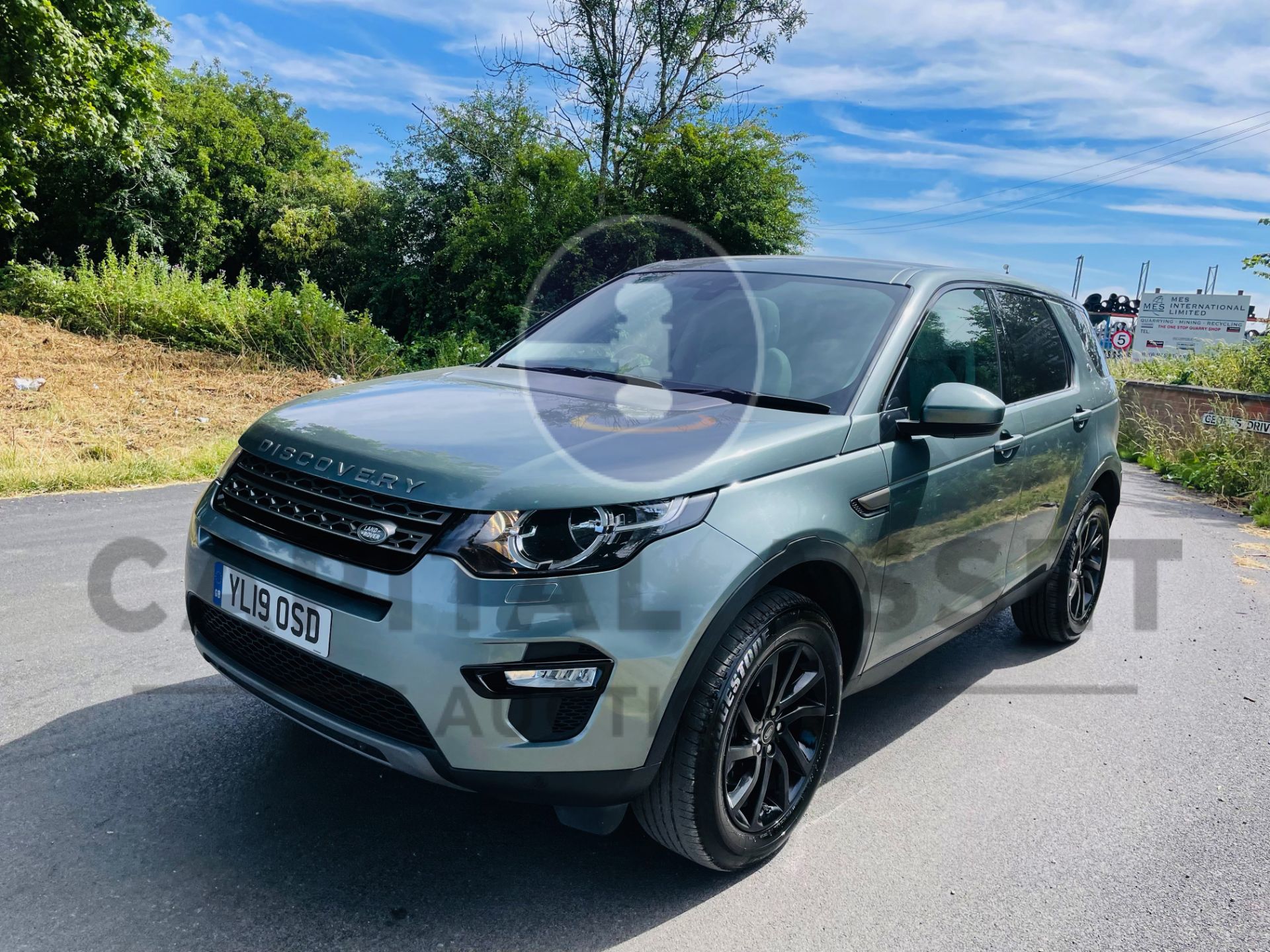 (On Sale) LAND ROVER DISCOVERY SPORT *SE TECH* SUV (2019 - EURO 6) 2.0 ED4 - STOP/START *HUGE SPEC* - Image 5 of 55