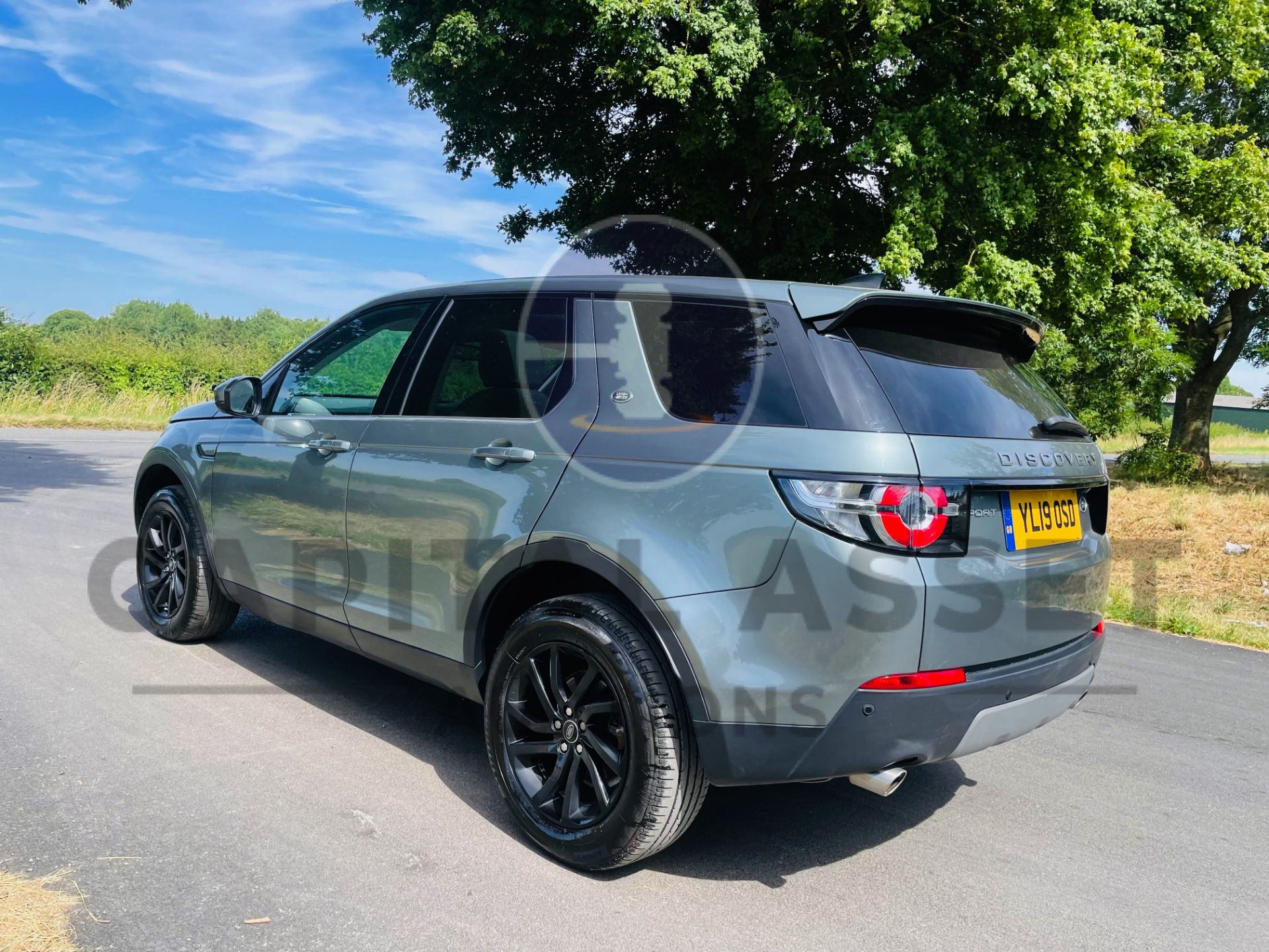 (On Sale) LAND ROVER DISCOVERY SPORT *SE TECH* SUV (2019 - EURO 6) 2.0 ED4 - STOP/START *HUGE SPEC* - Image 10 of 55