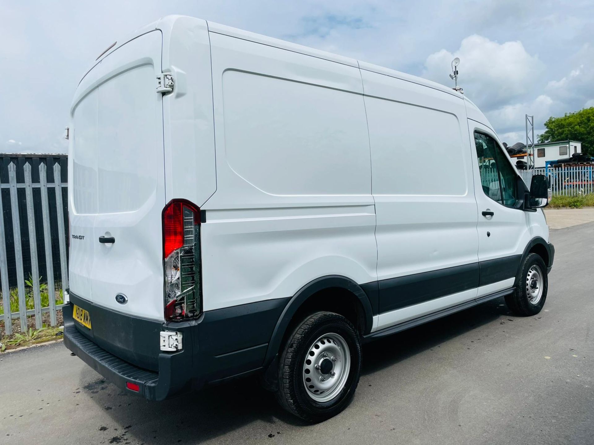 FORD TRANSIT 2.0TDCI "130" ECO-BLUE (EURO 6) PANEL VAN - 18 REG - 1 OWNER - ELEC PACK - LOOK!!! - Image 2 of 10