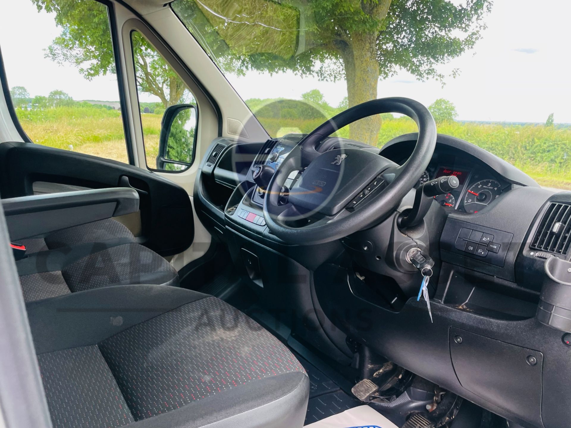 (On Sale) PEUGEOT BOXER 335 *L4 EXTENDED DROPSIDE* (69 REG - EURO 6) 2.0 BLUE HDI - 160 BHP- 6 SPEED - Image 27 of 40