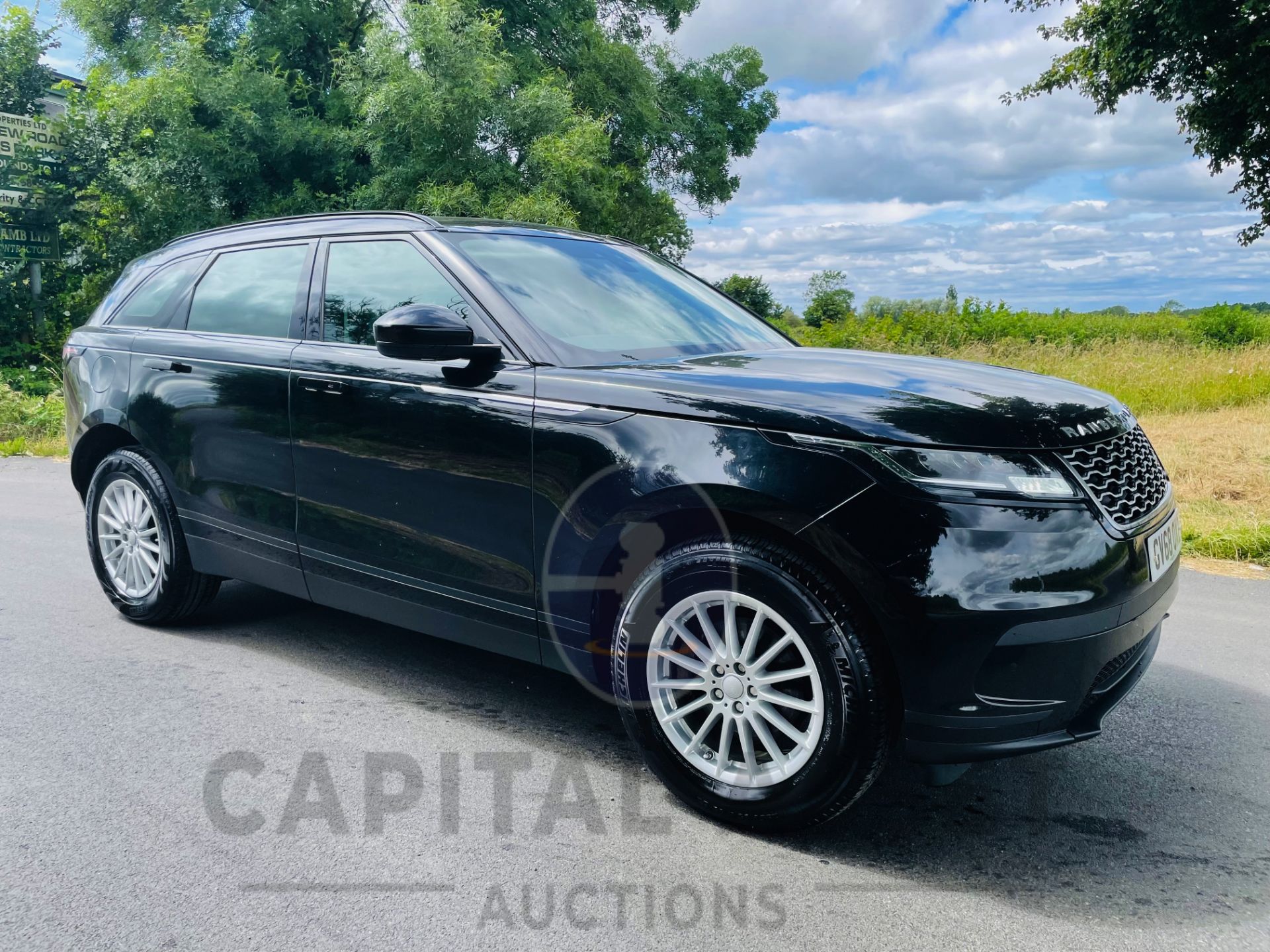 (ON SALE) RANGE ROVER VELAR 2.0D AUTO "BLACK"(2019 REG) 1 OWNER - EURO 6 - REAR CAMERA -LOW MILES - Image 6 of 28