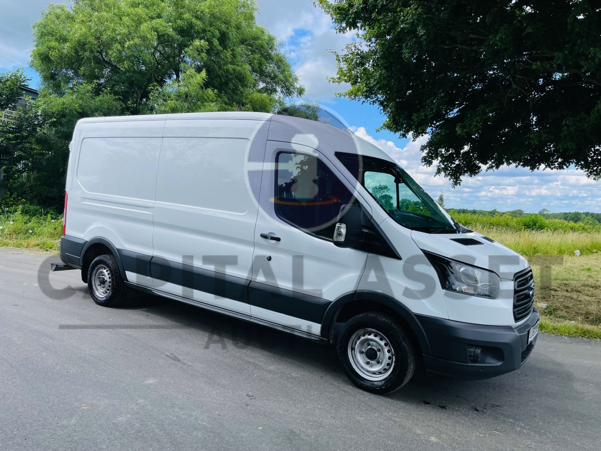 (On Sale) FORD TRANSIT *PANEL VAN* (2018 - EURO 6) 2.0 TDCI 'ECOBLUE' (1 OWNER) *AIR CON & NAV* - Image 2 of 43