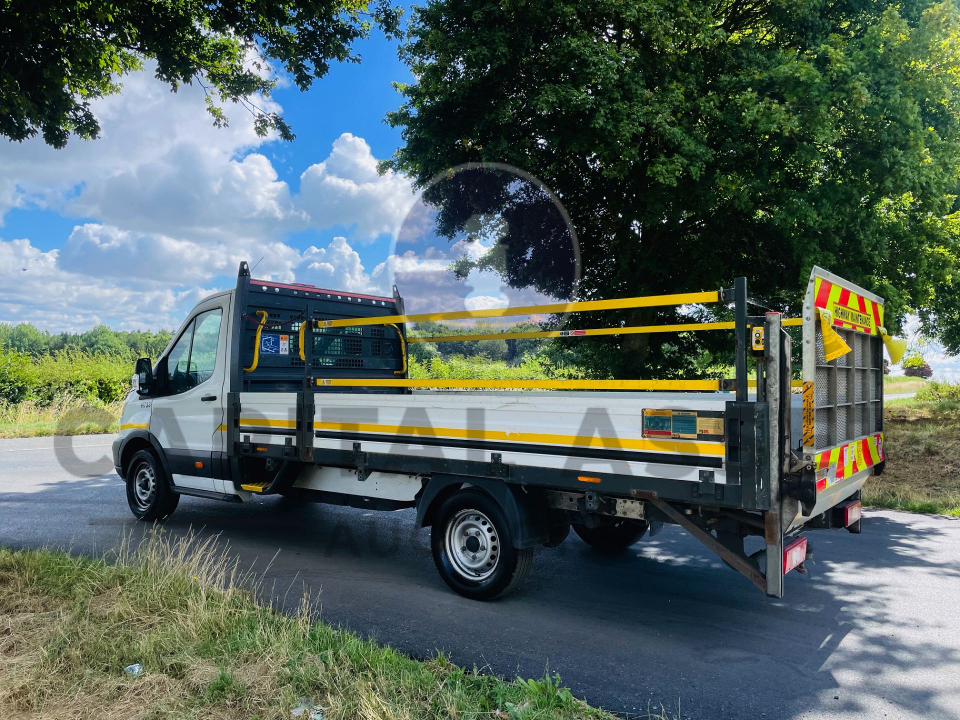 FORD TRANSIT T350 *L4 - XLWB DROPSIDE* (2019 - EURO 6) 2.0 TDCI 'ECOBLUE' - 6 SPEED *1 OWNER - FSH* - Image 9 of 46