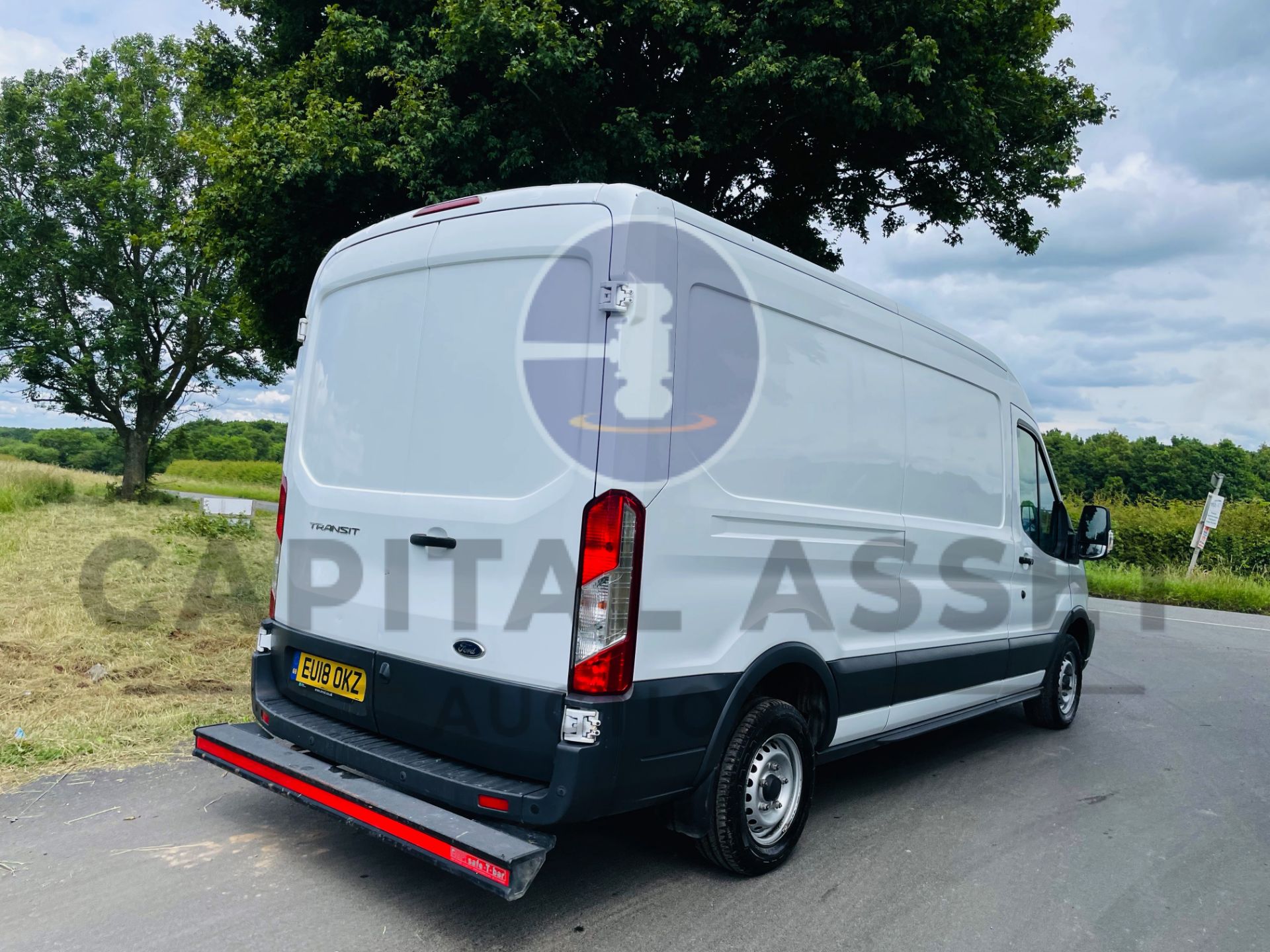 (On Sale) FORD TRANSIT *PANEL VAN* (2018 - EURO 6) 2.0 TDCI 'ECOBLUE' (1 OWNER) *AIR CON & NAV* - Image 12 of 43