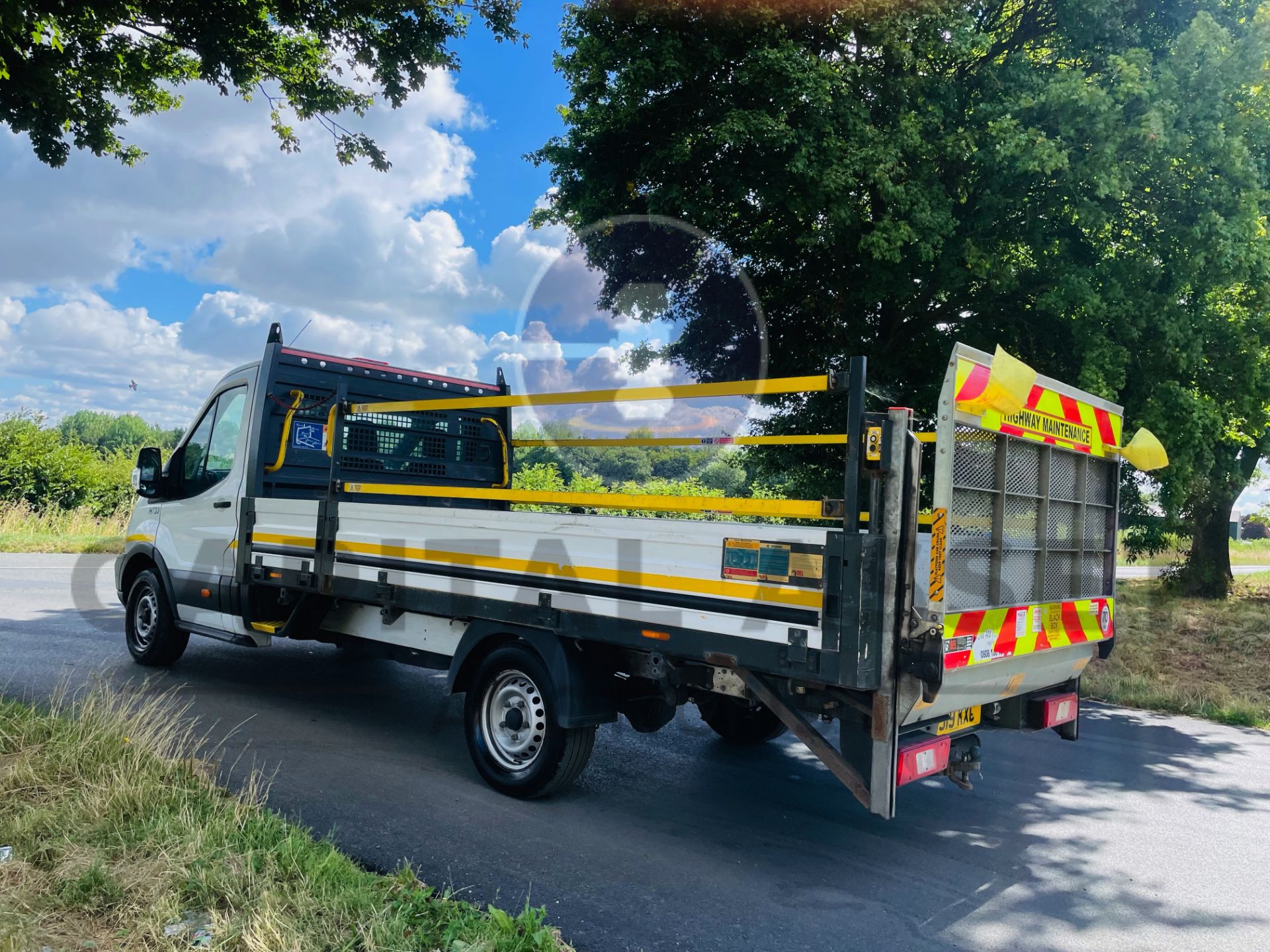 FORD TRANSIT T350 *L4 - XLWB DROPSIDE* (2019 - EURO 6) 2.0 TDCI 'ECOBLUE' - 6 SPEED *1 OWNER - FSH* - Image 10 of 46