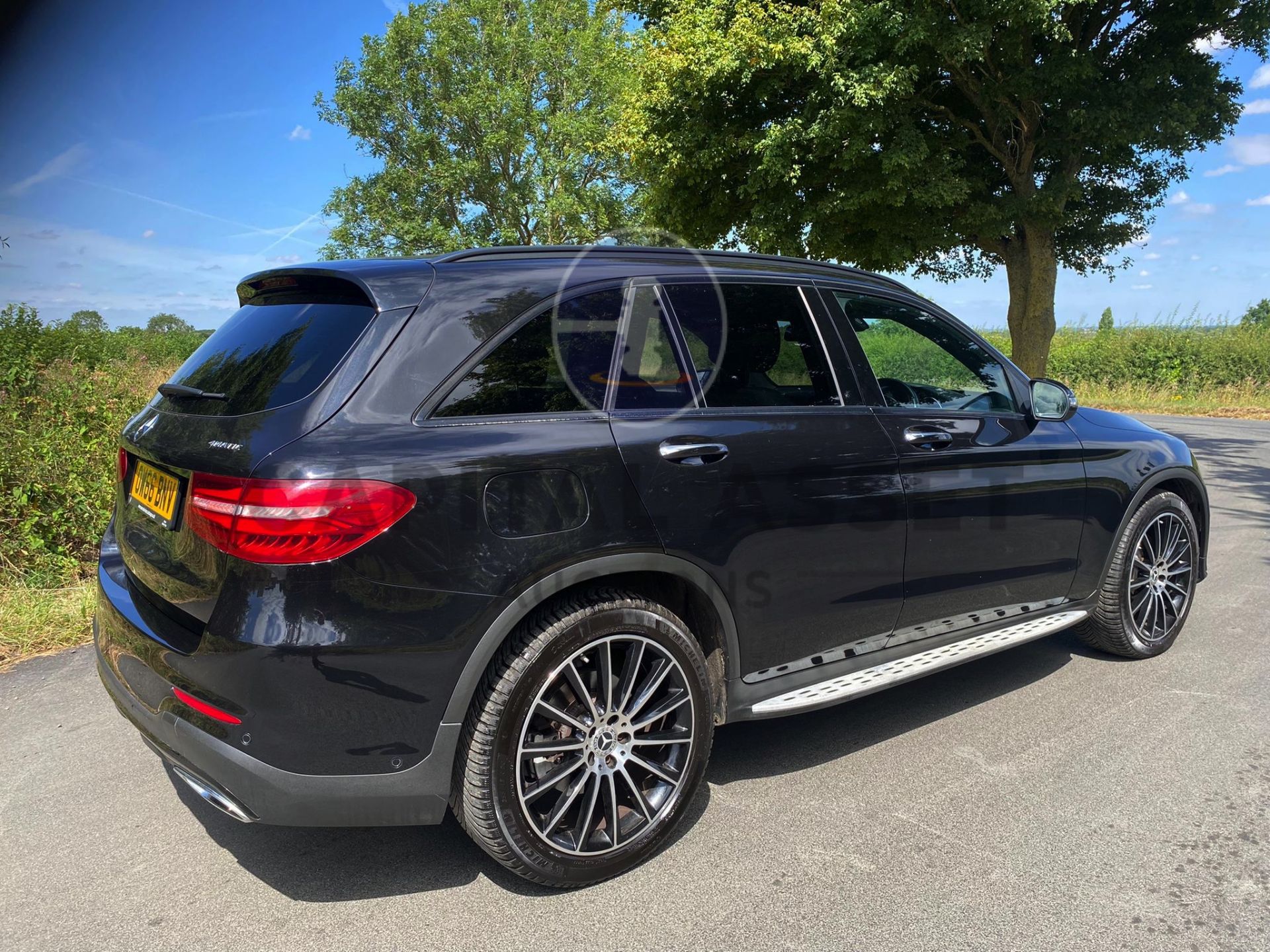 (ON SALE) MERCEDES GLC 220d 7G AUTO "AMG-LINE PREMIUM +" TOP SPEC (2017 YEAR) 1 OWNER *NO VAT* - Image 7 of 39