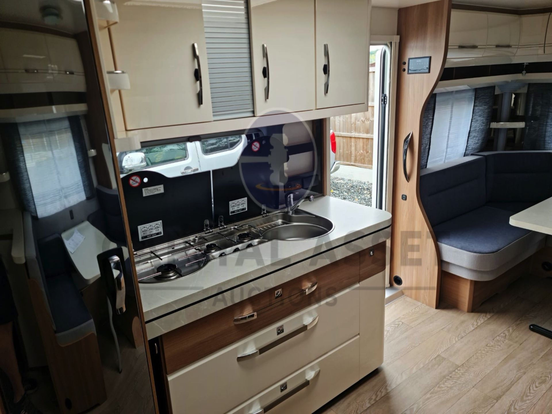 HOBBY EXCELLENT 650 UMFe (BRAND NEW-2022) 5 BERTH LUXURY TOURING CARAVAN-FIXED END BEDROOM (NO VAT) - Image 11 of 11