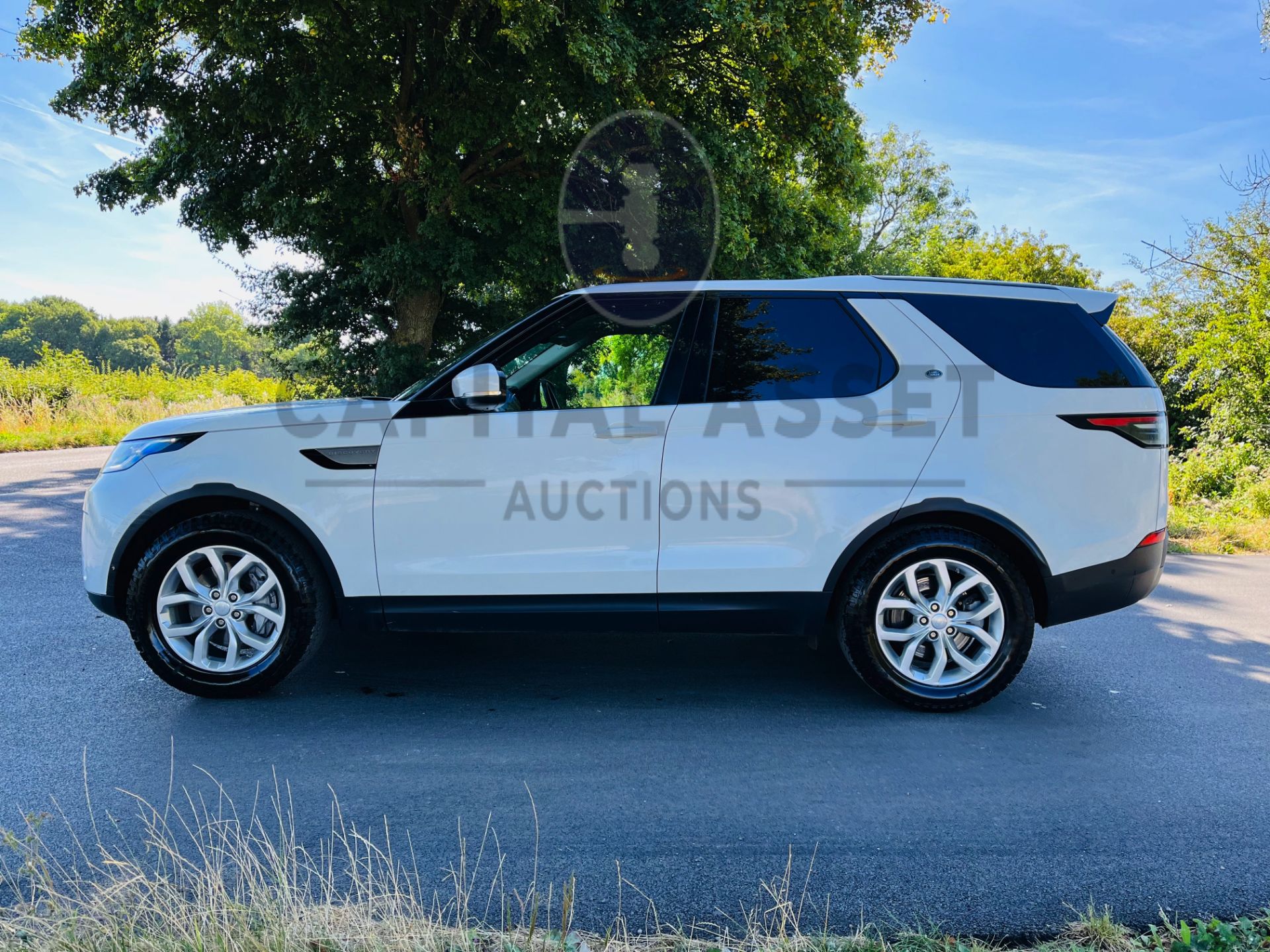 LANDROVER DISCOVERY 3.0SDV6 SE AUTO (20 REG) MASSIVE SPEC-SAT NAV-BLACK LEATHER-1 OWNER FSH (NO VAT) - Image 8 of 34