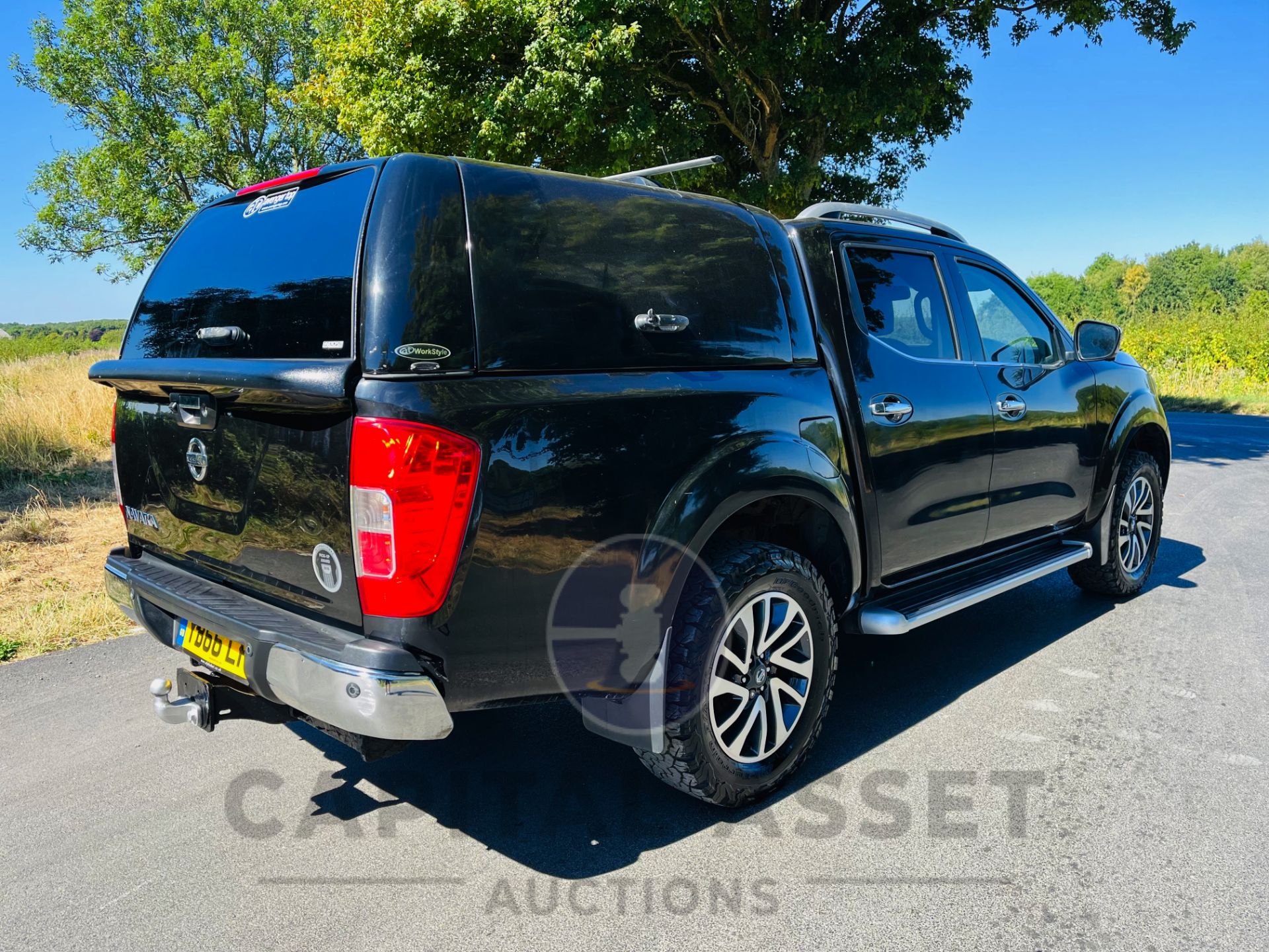 NISSAN NAVARA 2.3DCI AUTO "TEKNA" D/C PICK UP (2017 MODEL) EURO 6 - SAT NAV - REAR CAMERA - LEATHER - Image 11 of 31