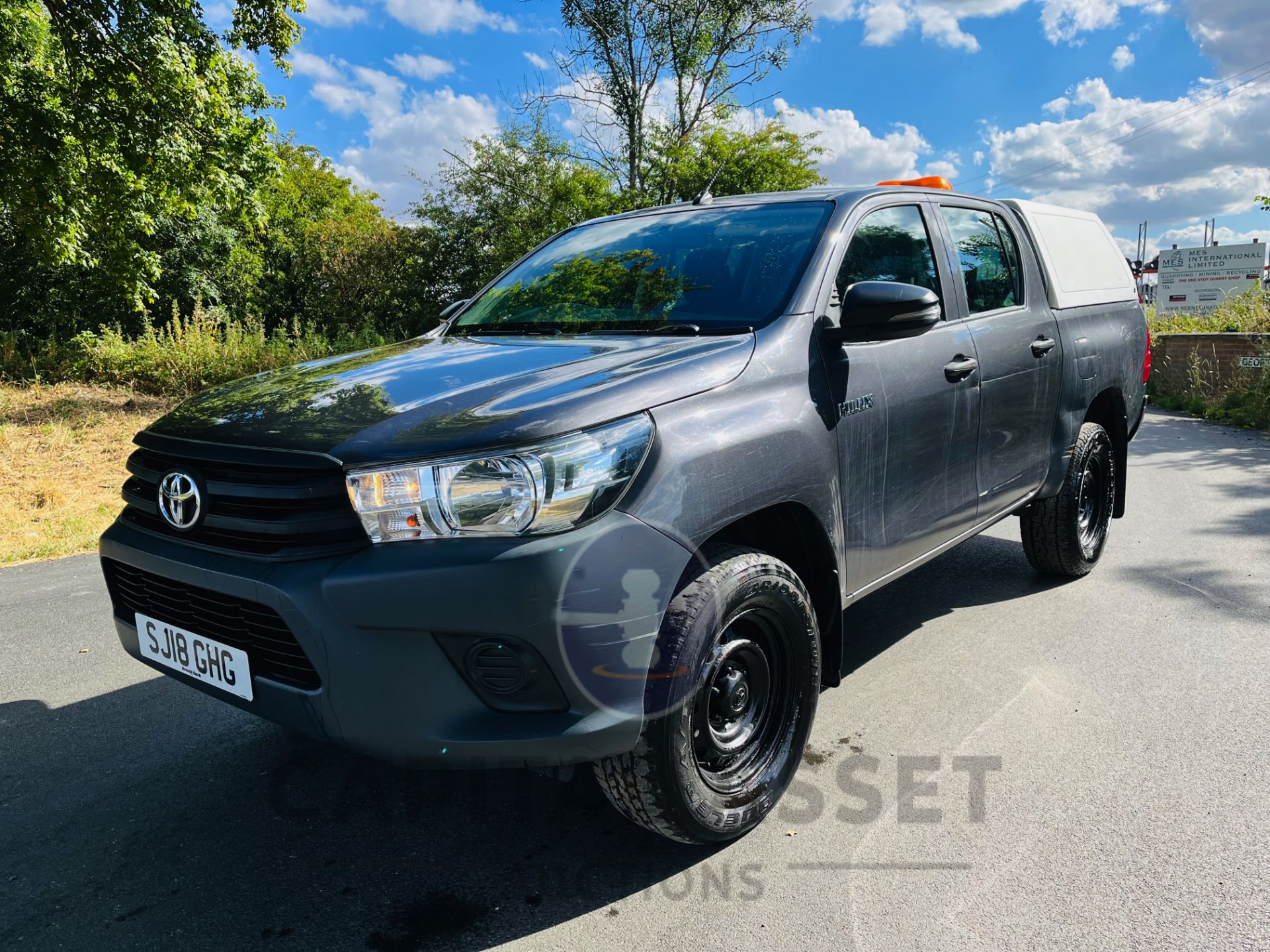 TOYOTA HILUX 2.4 D-4D ACTIVE D/C PICK UP (18 REG) 1 OWNER -AIR CON -ELEC PACK *EURO 6* AD BLUE MODEL - Image 5 of 24