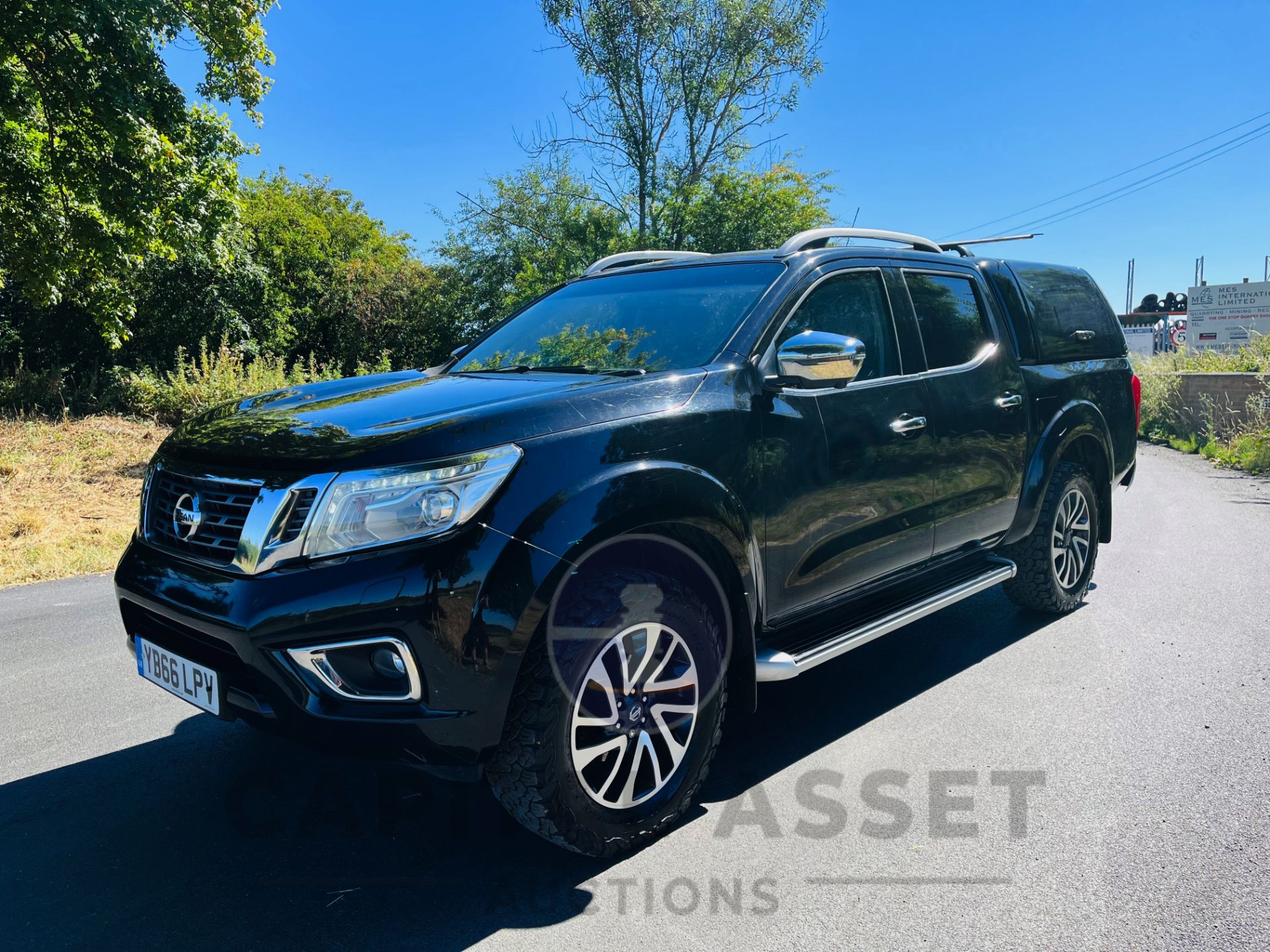 NISSAN NAVARA 2.3DCI AUTO "TEKNA" D/C PICK UP (2017 MODEL) EURO 6 - SAT NAV - REAR CAMERA - LEATHER - Image 5 of 31