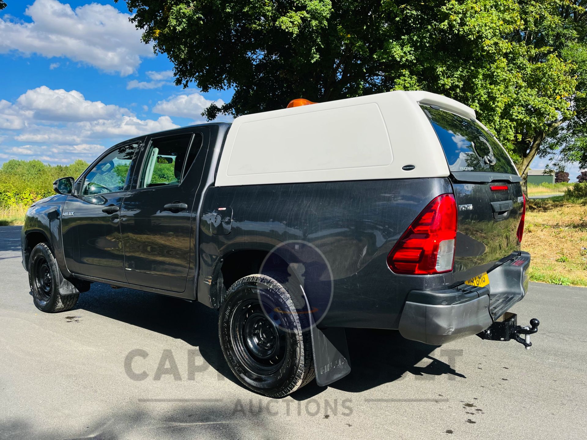 TOYOTA HILUX 2.4 D-4D ACTIVE D/C PICK UP (18 REG) 1 OWNER -AIR CON -ELEC PACK *EURO 6* AD BLUE MODEL - Image 9 of 24