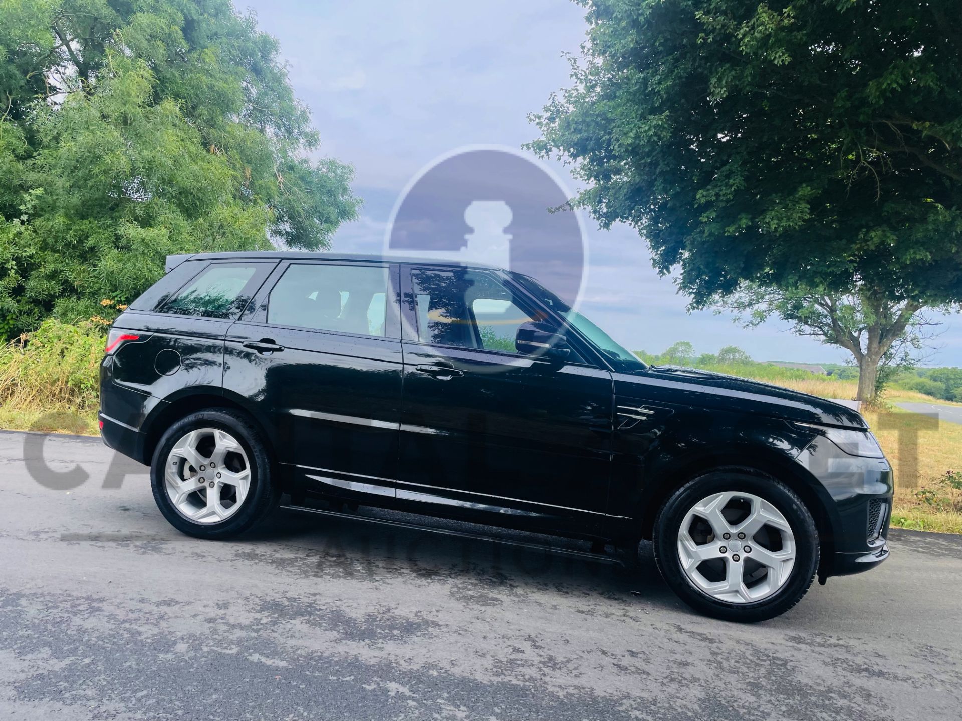 (On Sale) RANGE ROVER SPORT *HSE EDITION* SUV (2018 - NEW MODEL) EURO 6 DIESEL - 8 SPEED AUTOMATIC - Image 14 of 60