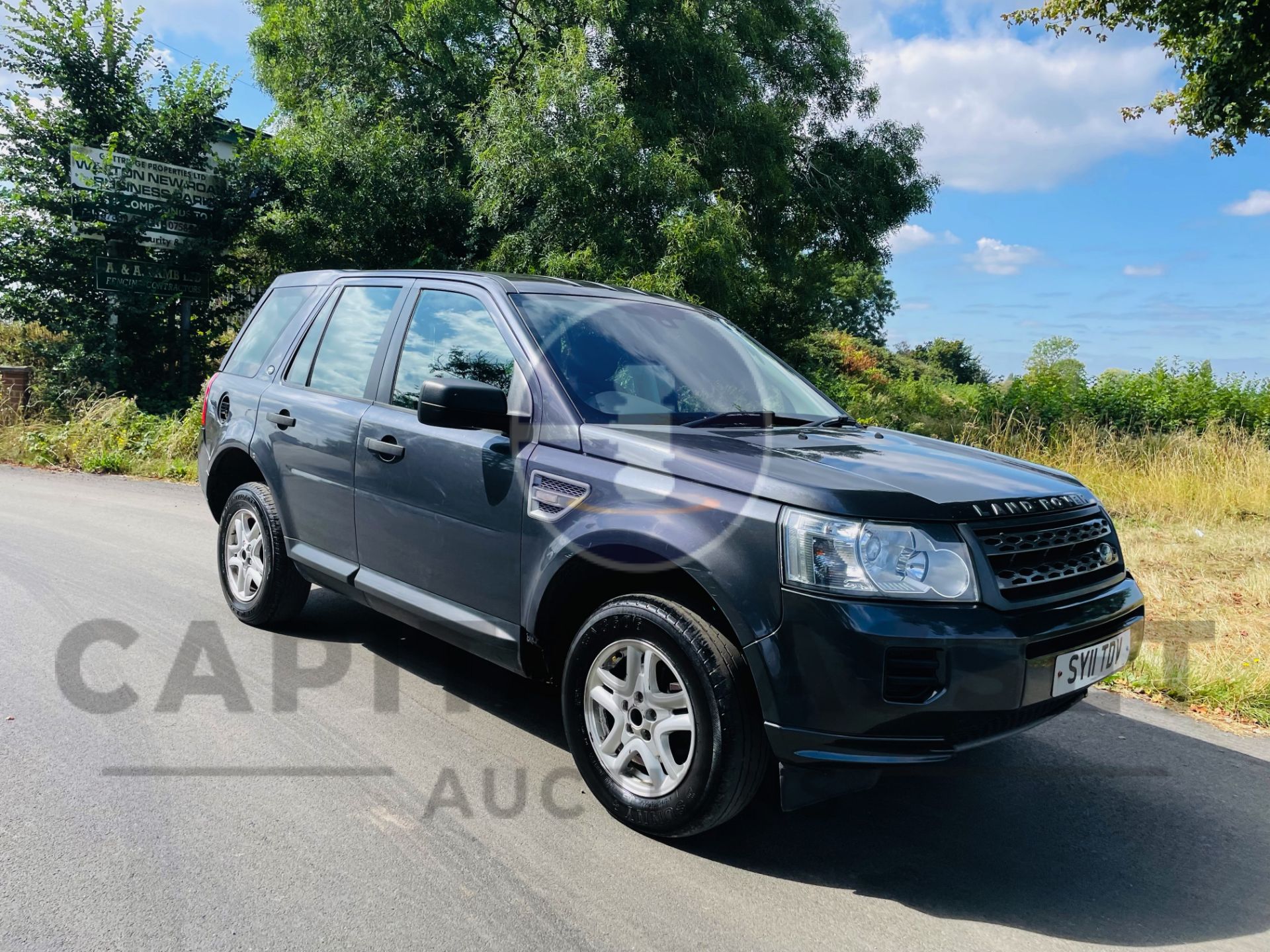 (ON SALE) LAND ROVER FREELANDER *5 DOOR SUV* (2011) 2.2 TD4 - AUTO STOP/START *AIR CON* (NO VAT) - Image 3 of 40