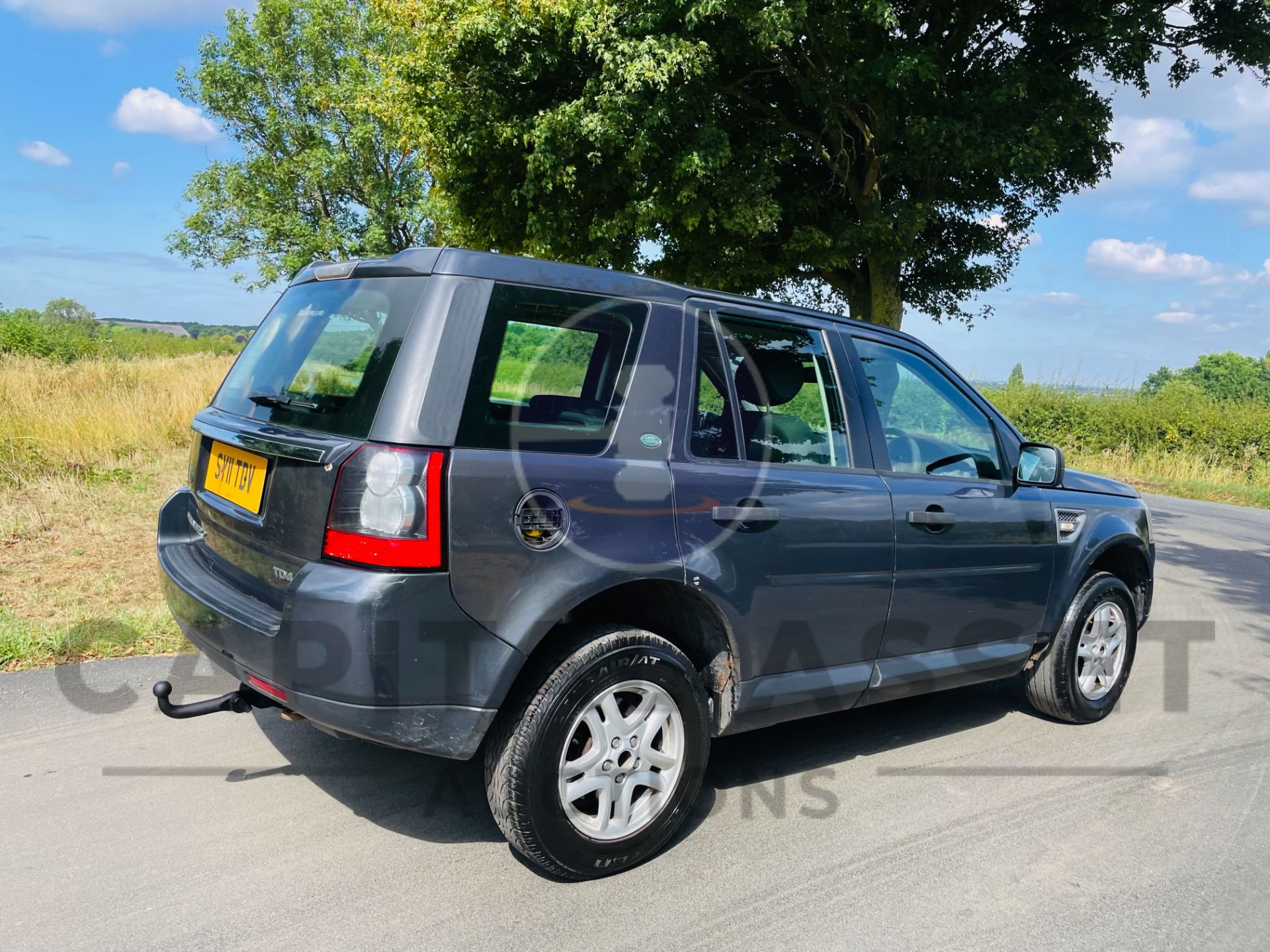 (ON SALE) LAND ROVER FREELANDER *5 DOOR SUV* (2011) 2.2 TD4 - AUTO STOP/START *AIR CON* (NO VAT) - Image 13 of 40