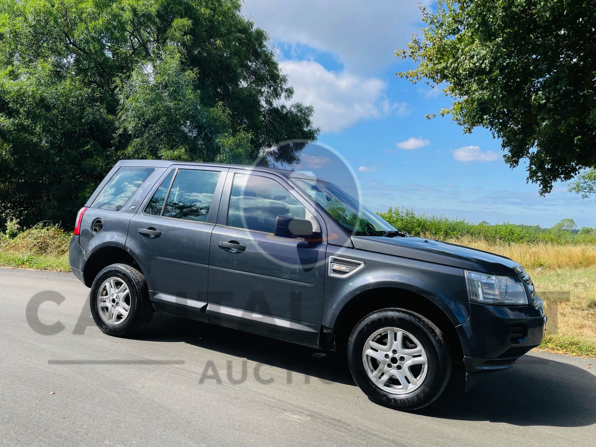 (ON SALE) LAND ROVER FREELANDER *5 DOOR SUV* (2011) 2.2 TD4 - AUTO STOP/START *AIR CON* (NO VAT) - Image 14 of 40