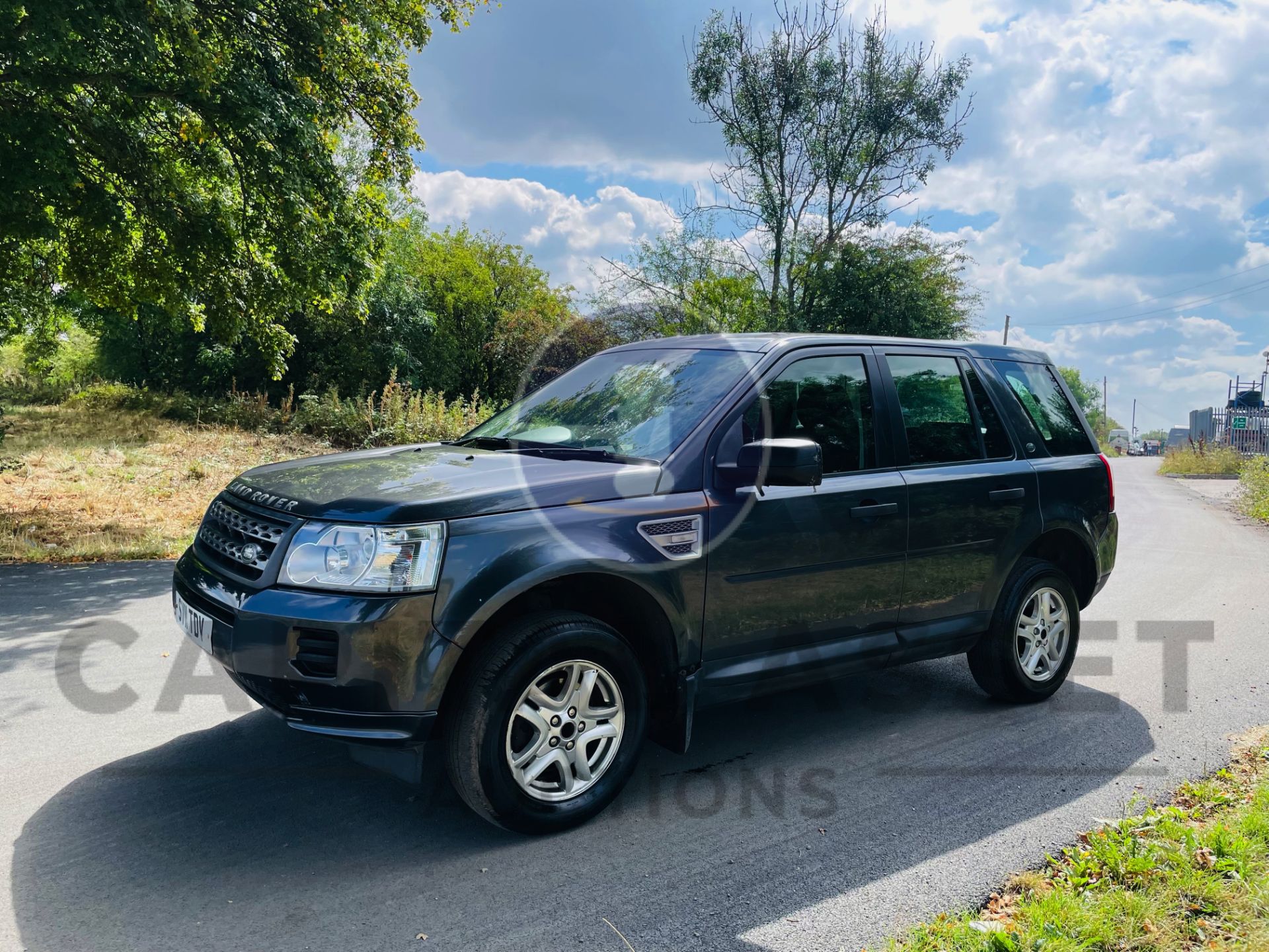 (ON SALE) LAND ROVER FREELANDER *5 DOOR SUV* (2011) 2.2 TD4 - AUTO STOP/START *AIR CON* (NO VAT) - Image 7 of 40