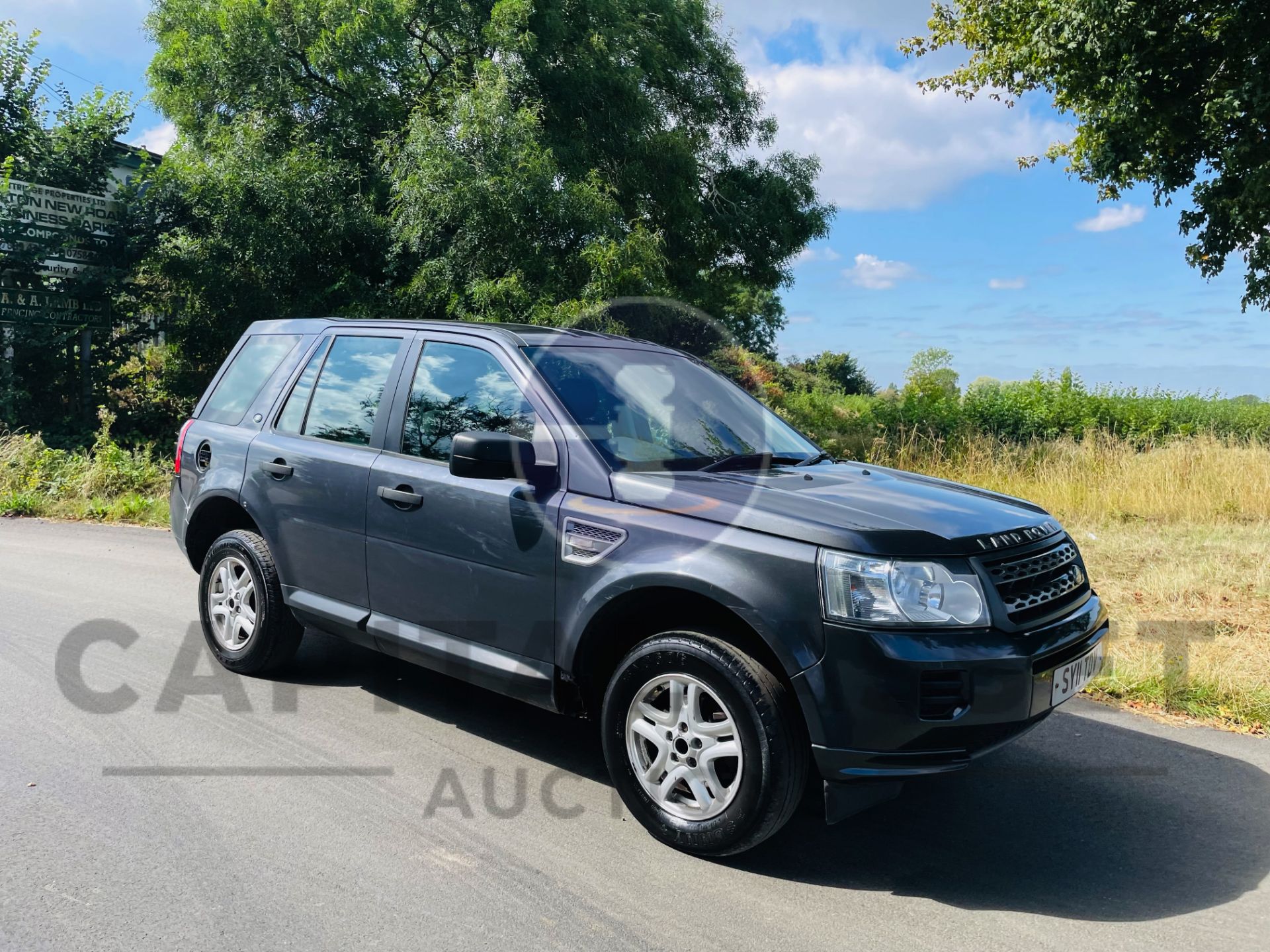 (ON SALE) LAND ROVER FREELANDER *5 DOOR SUV* (2011) 2.2 TD4 - AUTO STOP/START *AIR CON* (NO VAT) - Image 2 of 40