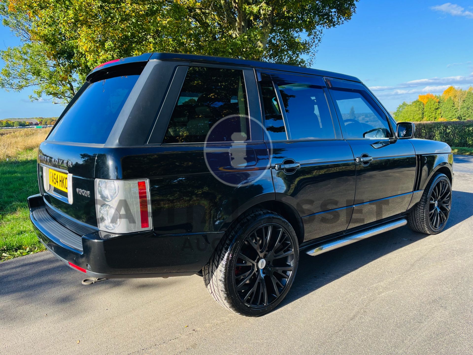 (ON SALE) RANGE ROVER VOGUE 3.0 TD6 BLACK-MASSIVE SPEC-SAT NAV-SUN ROOF-ELECTRIC EVERYTHING (NO VAT) - Image 9 of 34