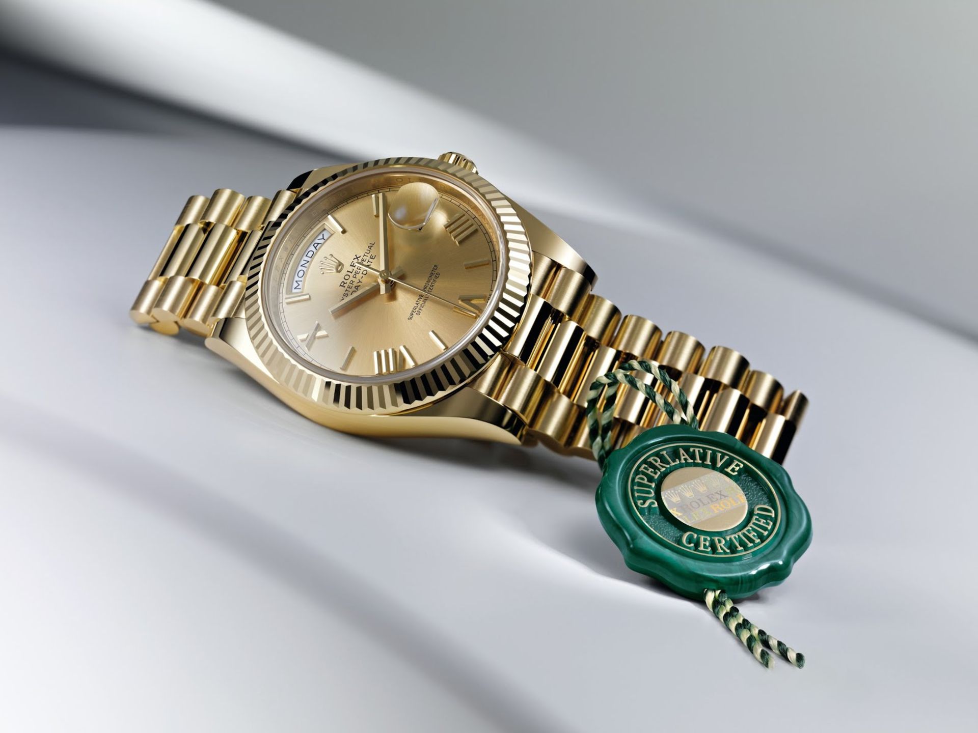 (On Sale) ROLEX DAY-DATE 40MM *18CT GOLD - ROMAN DIAL* (2022) *GENUINE TIMEPIECE* (BEAT THE WAIT) - Image 3 of 19