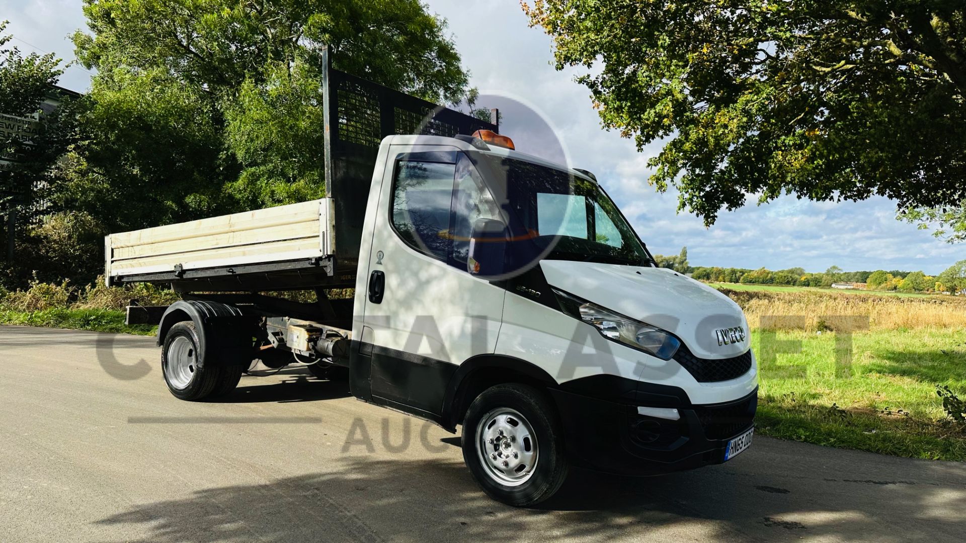 (On Sale) IVECO DAILY 35C13 *SINGLE CAB - TIPPER TRUCK* (2016 MODEL) 2.3 DIESEL - 6 SPEED (3500 KG) - Image 3 of 36