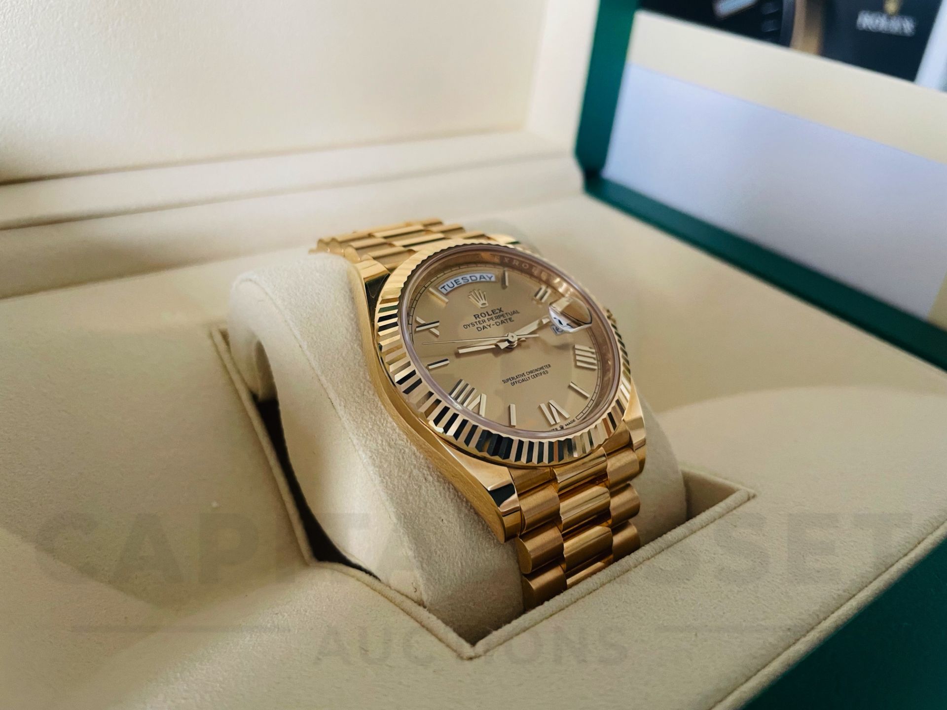 (On Sale) ROLEX DAY-DATE 40MM *18CT GOLD - ROMAN DIAL* (2022) *GENUINE TIMEPIECE* (BEAT THE WAIT) - Image 14 of 19