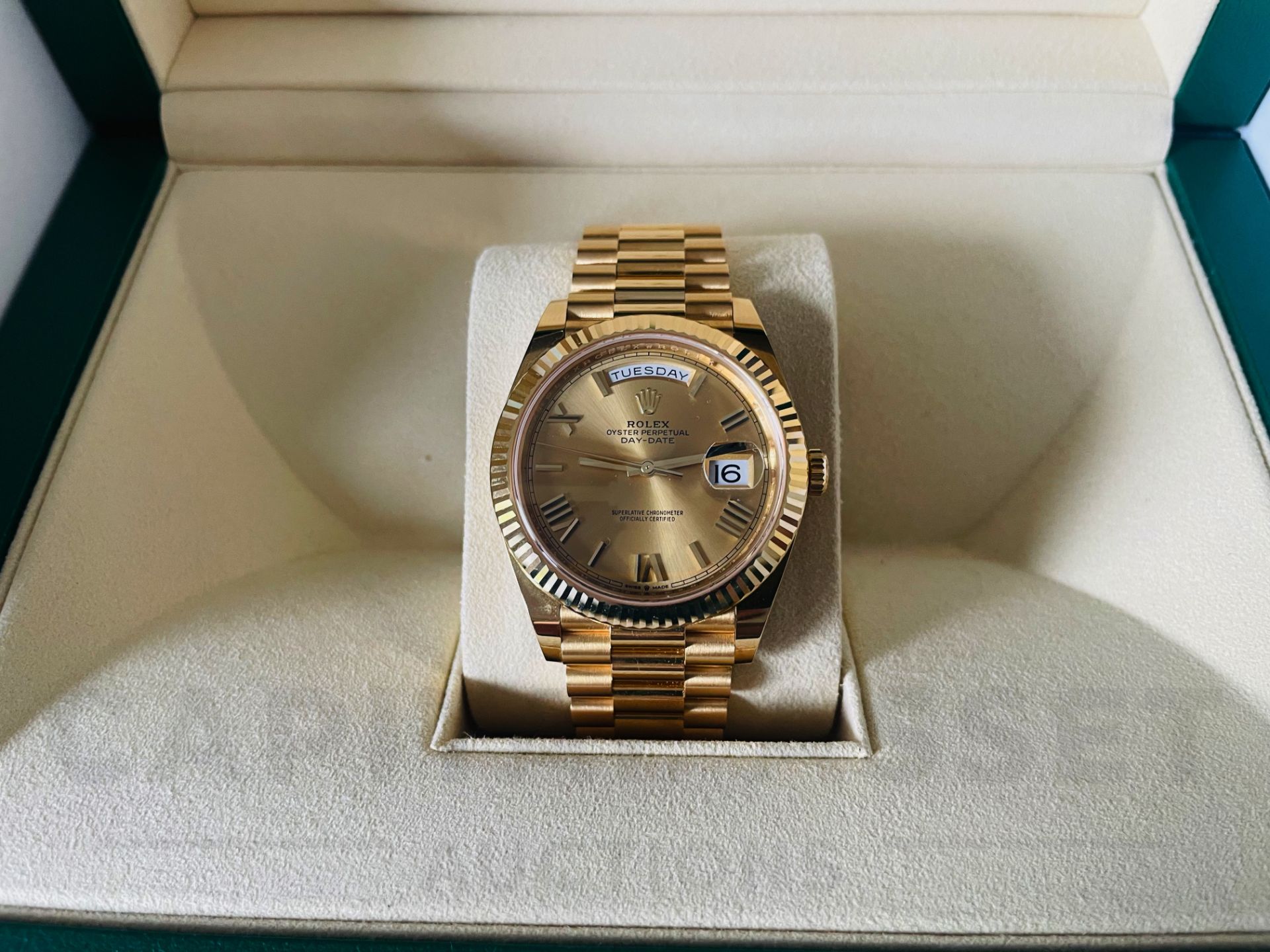 (On Sale) ROLEX DAY-DATE 40MM *18CT GOLD - ROMAN DIAL* (2022) *GENUINE TIMEPIECE* (BEAT THE WAIT) - Image 15 of 19