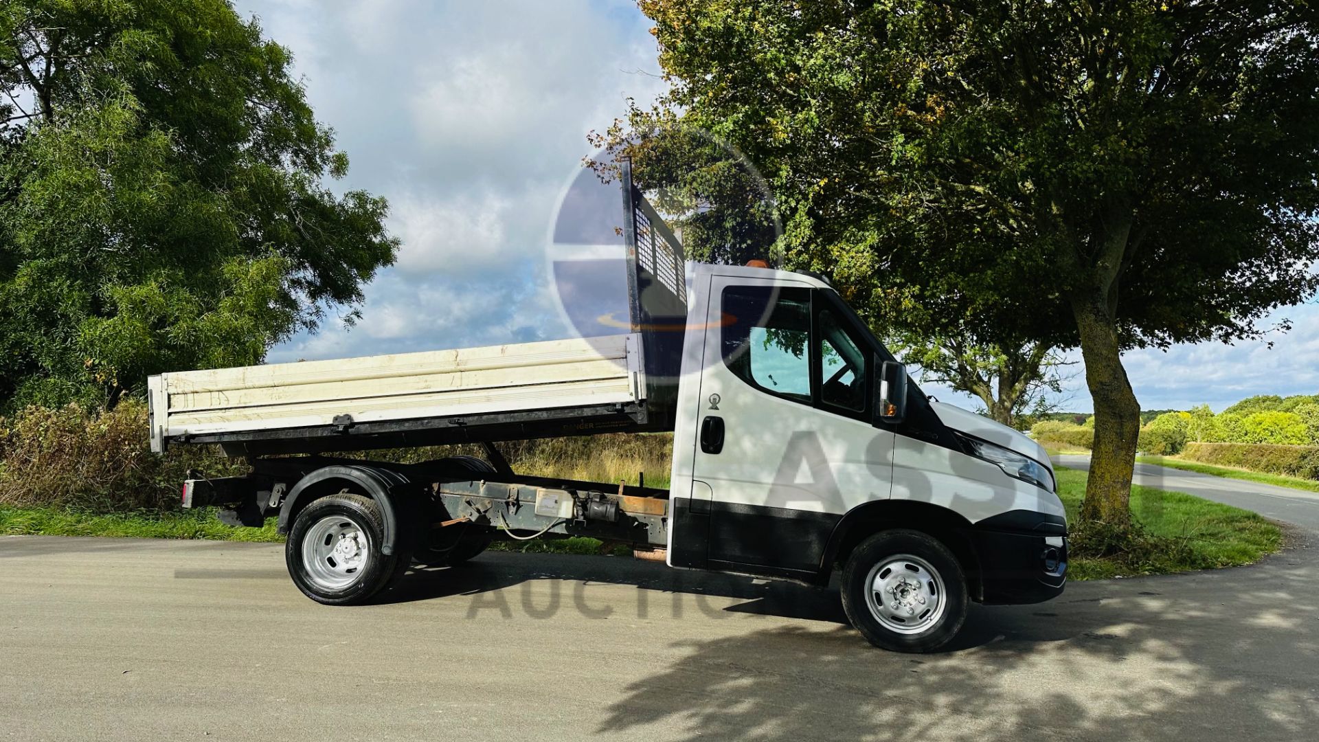 (On Sale) IVECO DAILY 35C13 *SINGLE CAB - TIPPER TRUCK* (2016 MODEL) 2.3 DIESEL - 6 SPEED (3500 KG) - Image 14 of 36