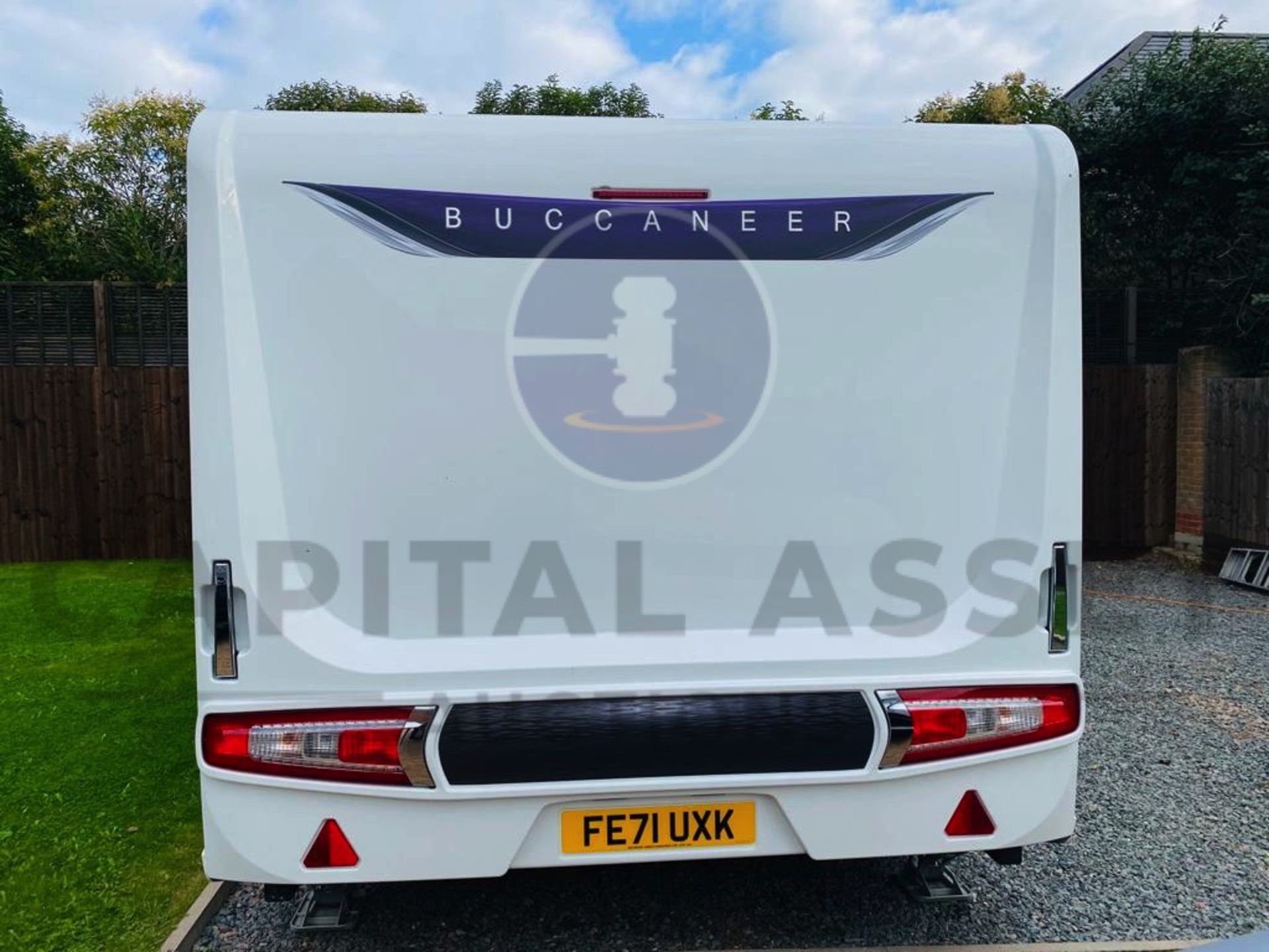 BUCCANEER ARUBA *6 BERTH LUXURY TOURING CARAVAN* (2022 - UNUSED) FIXED END BEDROOM *ULTIMATE SPEC* - Image 6 of 24