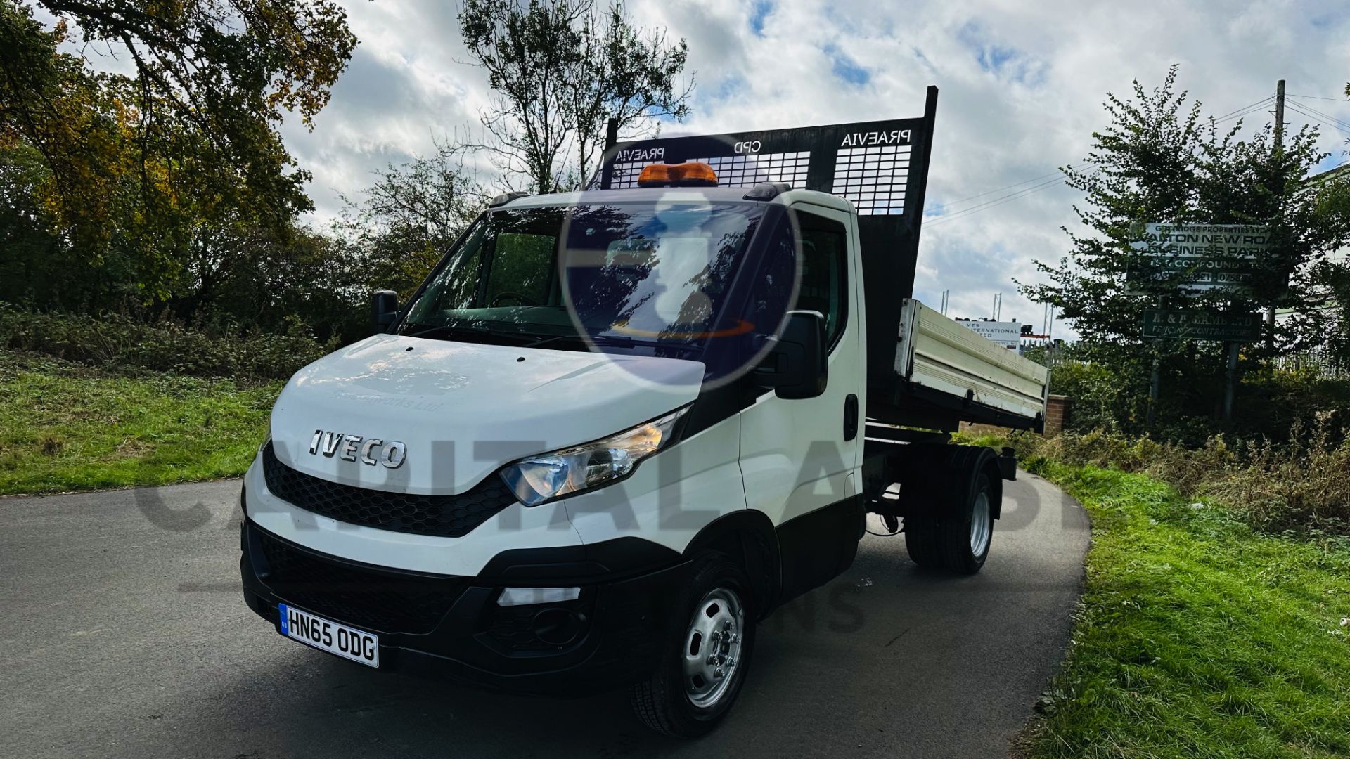 (On Sale) IVECO DAILY 35C13 *SINGLE CAB - TIPPER TRUCK* (2016 MODEL) 2.3 DIESEL - 6 SPEED (3500 KG) - Image 5 of 36