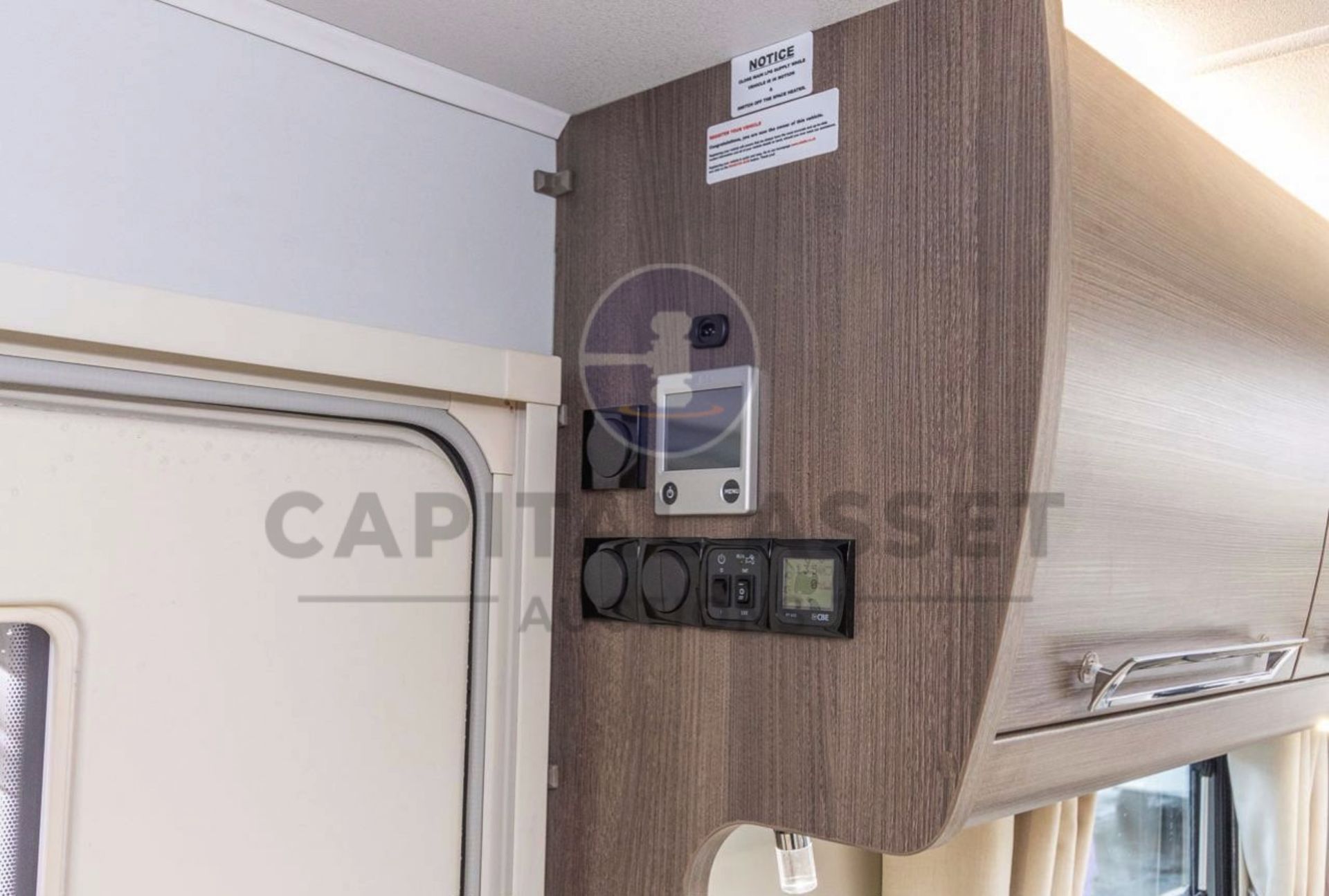 BUCCANEER ARUBA *6 BERTH LUXURY TOURING CARAVAN* (2022 - UNUSED) FIXED END BEDROOM *ULTIMATE SPEC* - Image 17 of 24