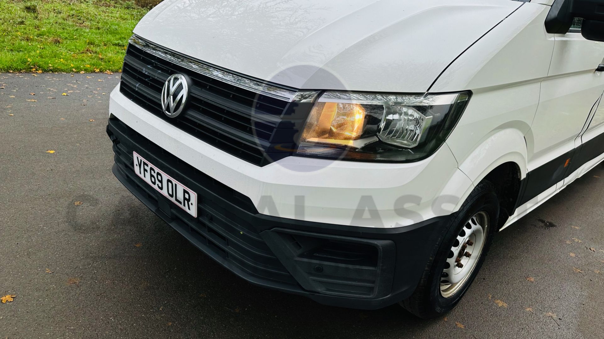 VOLKSWAGEN CRAFTER *TRENDLINE* LWB HI-ROOF (2020 -EURO 6) 2.0 TDI -1 40 BHP- 6 SPEED *A/C* (3500 KG) - Image 16 of 39