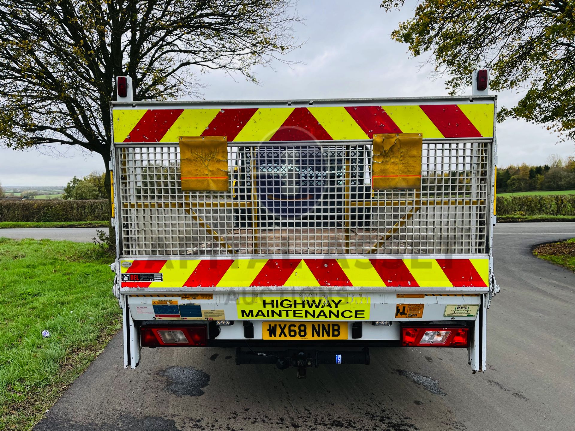 (On Sale) FORD TRANSIT 2.0TDCI "130" XLWB DROPSIDE WITH ELECTRIC TAIL LIFT (2019) 1 OWNER - EURO 6 - Image 10 of 22