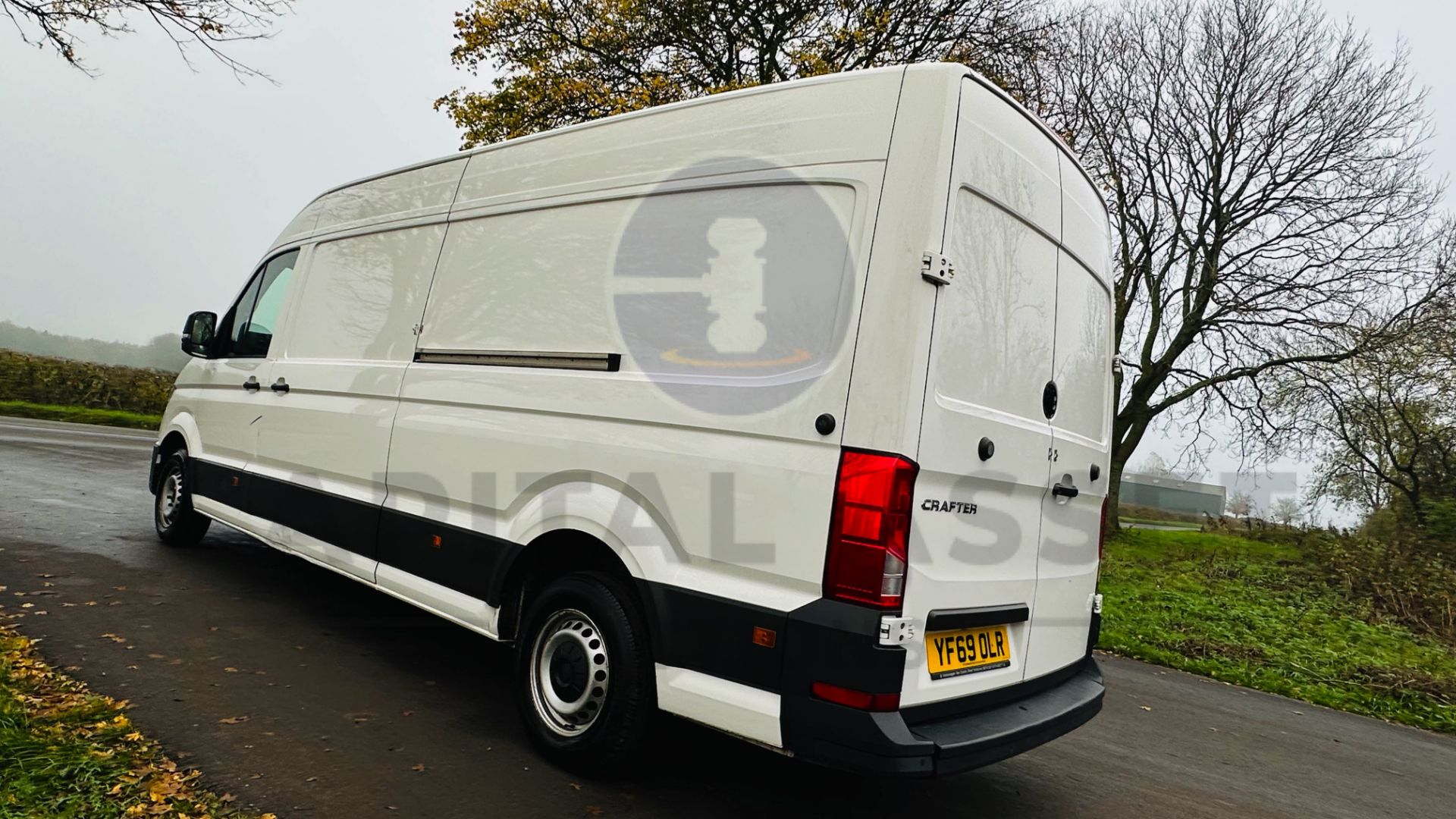 VOLKSWAGEN CRAFTER *TRENDLINE* LWB HI-ROOF (2020 -EURO 6) 2.0 TDI -1 40 BHP- 6 SPEED *A/C* (3500 KG) - Image 10 of 39