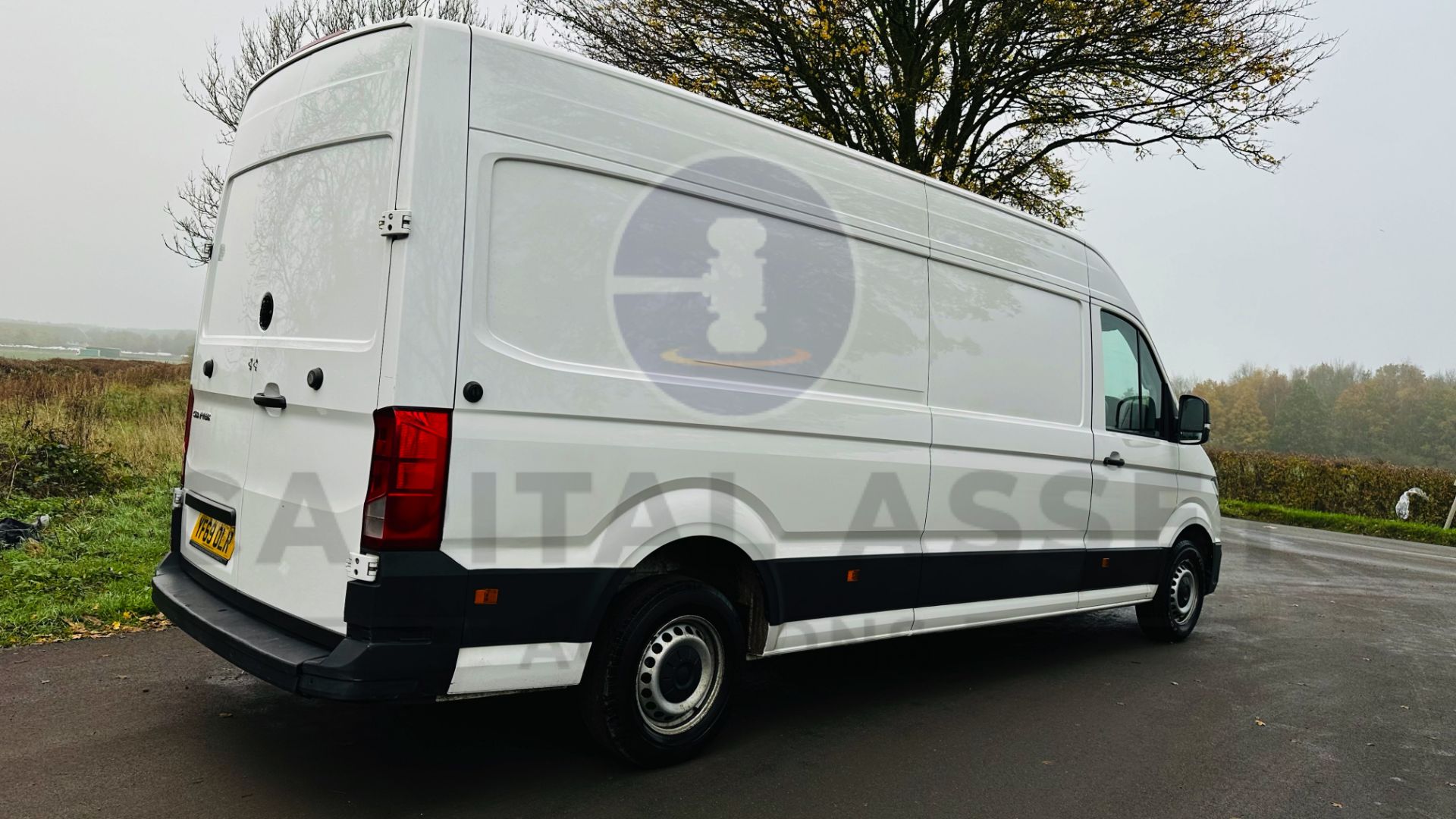 VOLKSWAGEN CRAFTER *TRENDLINE* LWB HI-ROOF (2020 -EURO 6) 2.0 TDI -1 40 BHP- 6 SPEED *A/C* (3500 KG) - Image 13 of 39