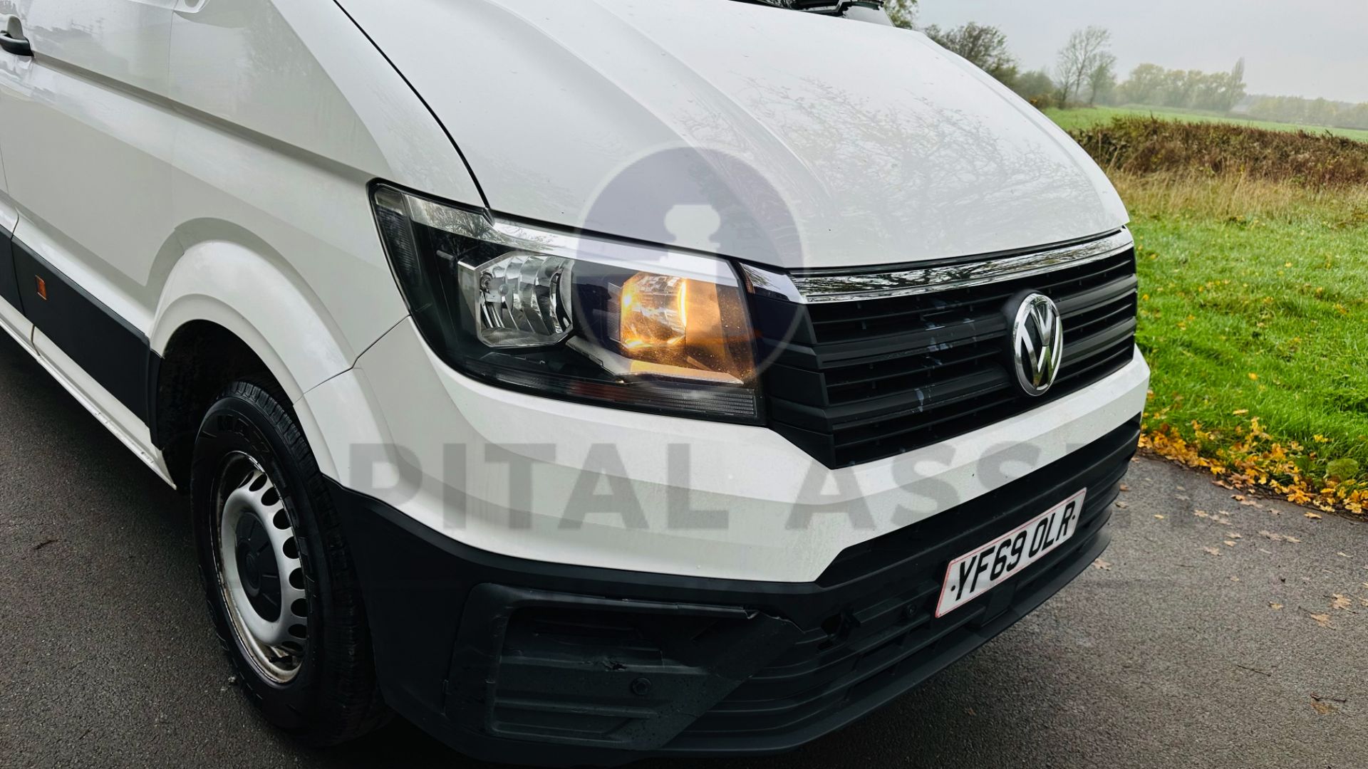 VOLKSWAGEN CRAFTER *TRENDLINE* LWB HI-ROOF (2020 -EURO 6) 2.0 TDI -1 40 BHP- 6 SPEED *A/C* (3500 KG) - Image 15 of 39