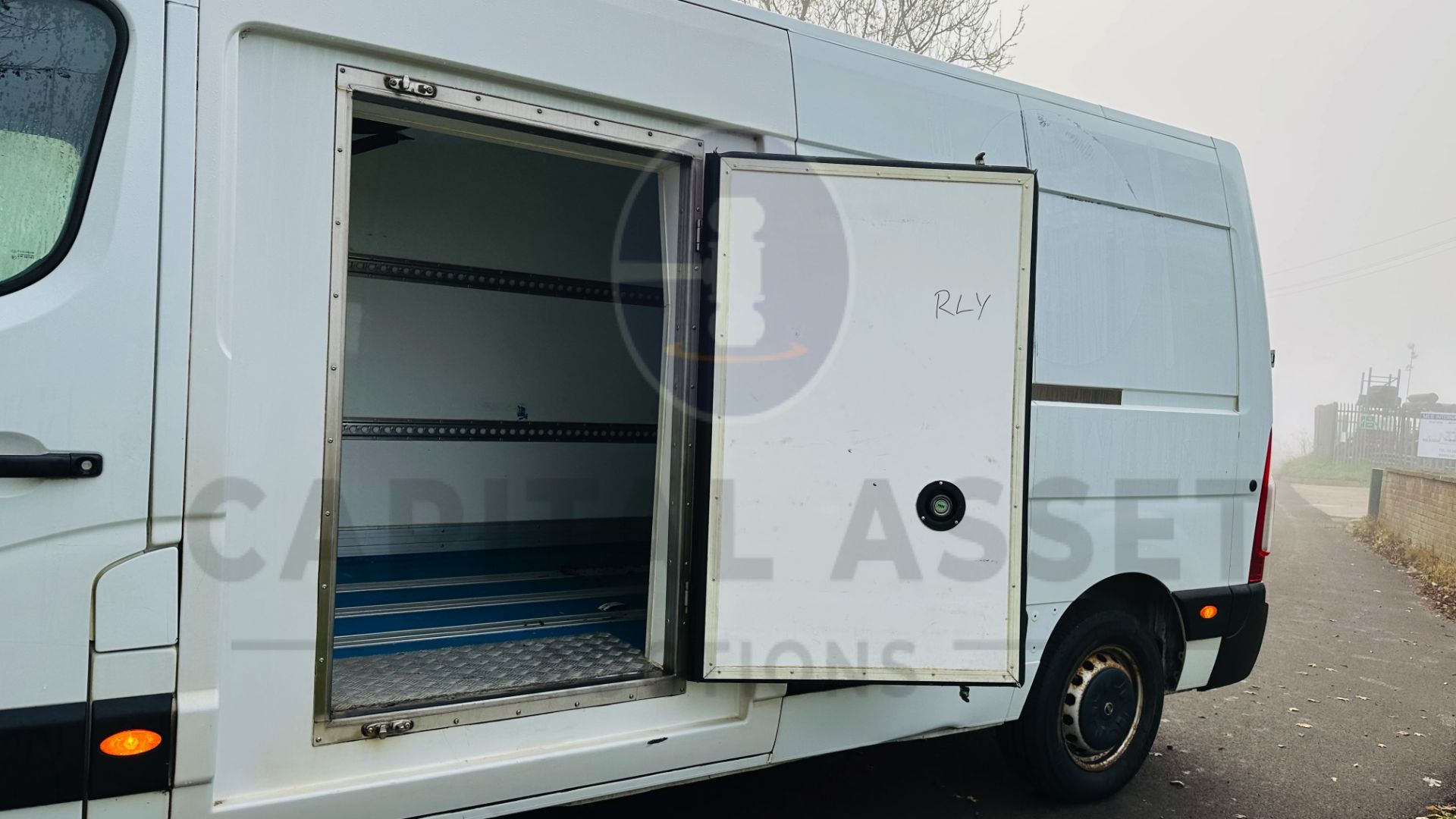 (ON SALE) NISSAN NV400 *LWB - REFRIGERATED VAN* (2017 - EURO 6) 2.3 DCI (3500 KG) *1 OWNER FROM NEW* - Image 24 of 40