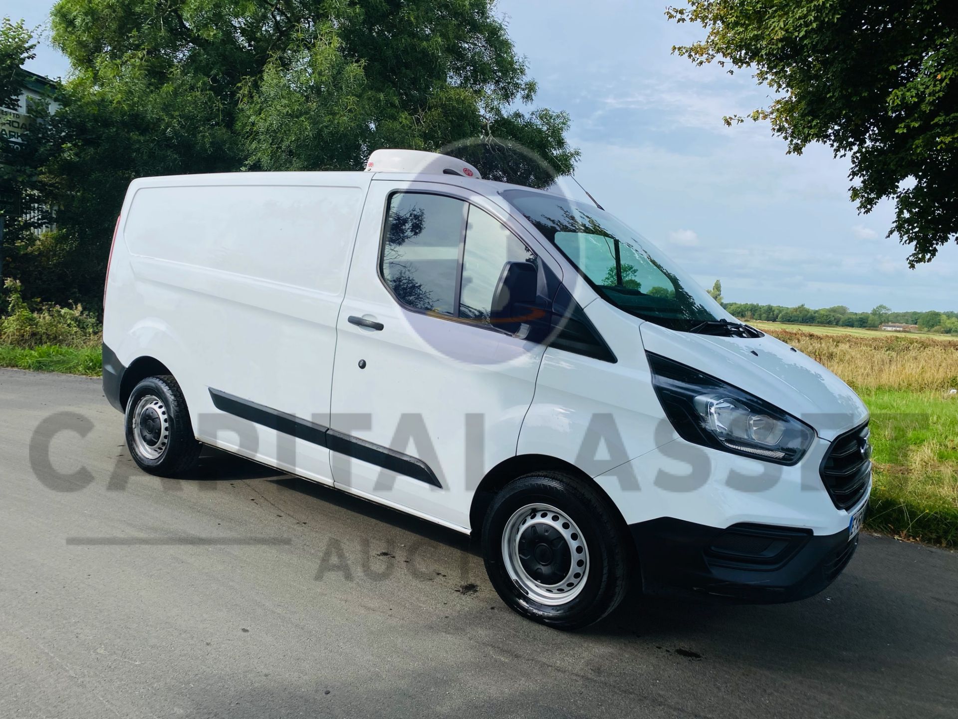 FORD TRANSIT CUSTOM *GAH REFRIGERATED VAN* (2019 - EURO 6) 2.0 TDCI - 6 SPEED (1 OWNER FROM NEW) - Image 13 of 38