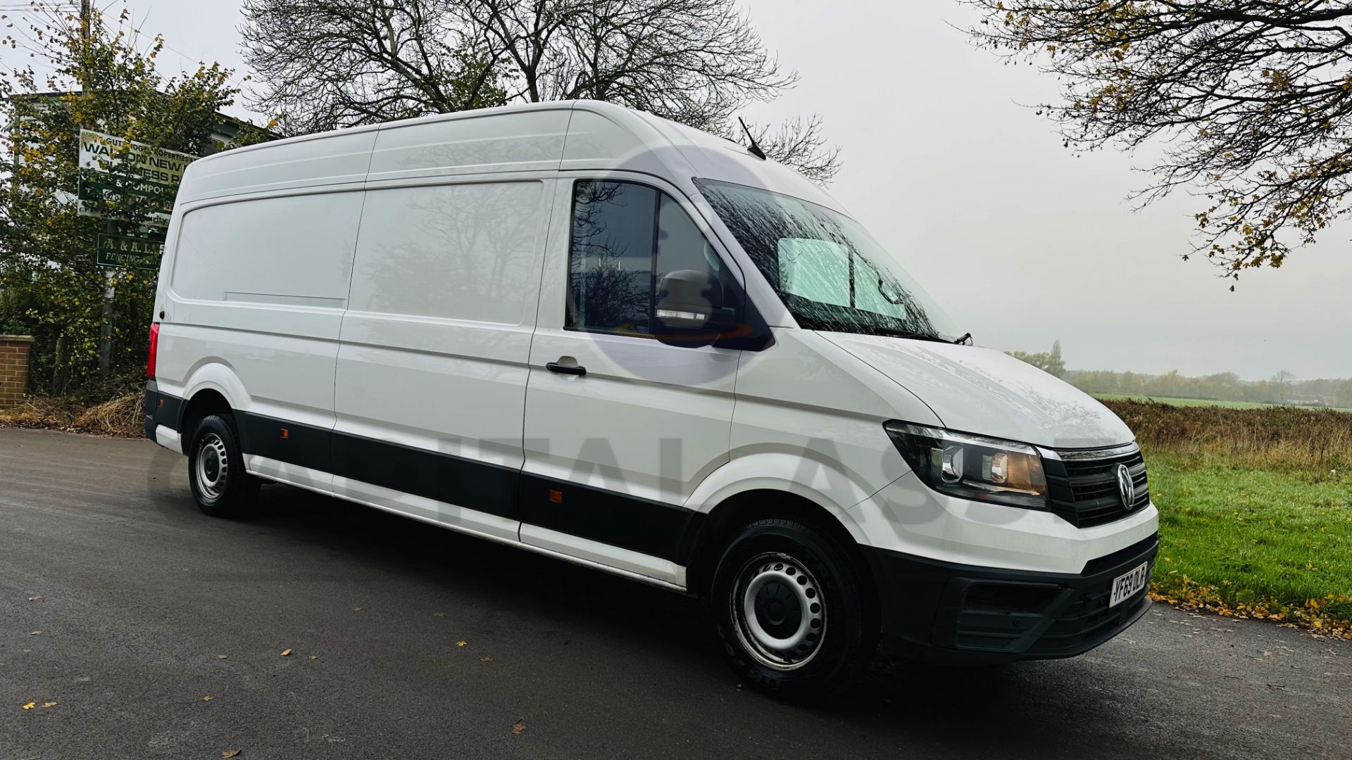 VOLKSWAGEN CRAFTER *TRENDLINE* LWB HI-ROOF (2020 -EURO 6) 2.0 TDI -1 40 BHP- 6 SPEED *A/C* (3500 KG) - Image 3 of 39