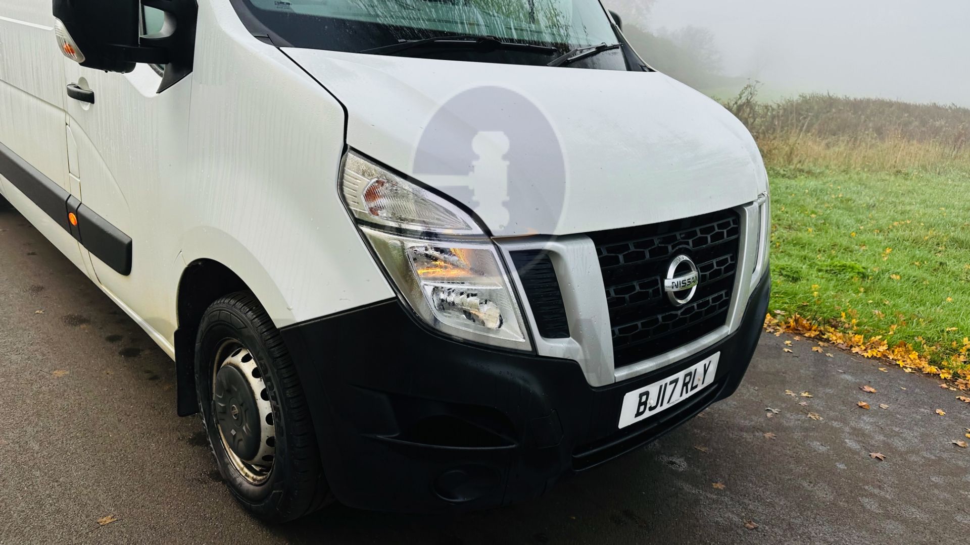 (ON SALE) NISSAN NV400 *LWB - REFRIGERATED VAN* (2017 - EURO 6) 2.3 DCI (3500 KG) *1 OWNER FROM NEW* - Image 15 of 40