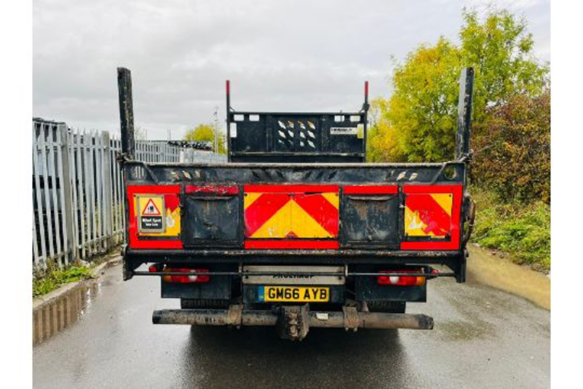 MITSUBISHI FUSO 7C15 7.5 TONNE TIPPER (2017 REG) EURO 6 - LOW MILES - 1 OWNER - MANUAL GEARBOX - FSH - Image 6 of 12