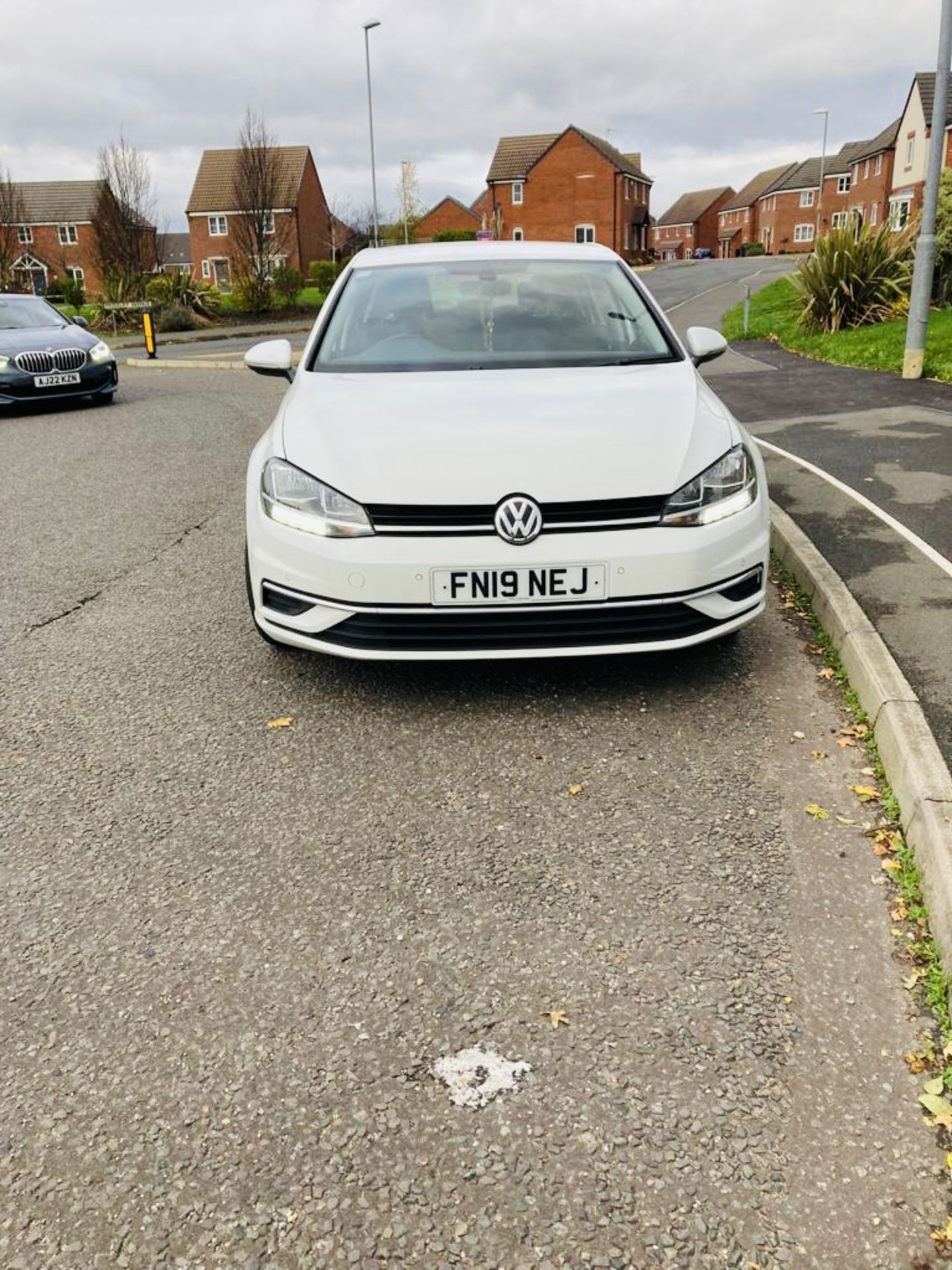 (ON SALE) VOLKSWAGEN GOLF *SE NAV - 5 DOOR HATCHBACK* (2019 - NEW MODEL) 1.0 TSI - *ONLY 43K MILES* - Image 4 of 5