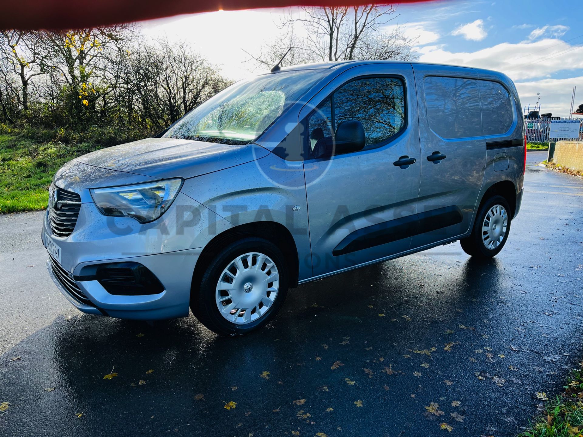 (ON SALE) VAUXHALL COMBO 2300 "SPORTIVE" 1 OWNER (19 REG - NEW SHAPE) EURO 6 - AIR CON - - Image 6 of 24