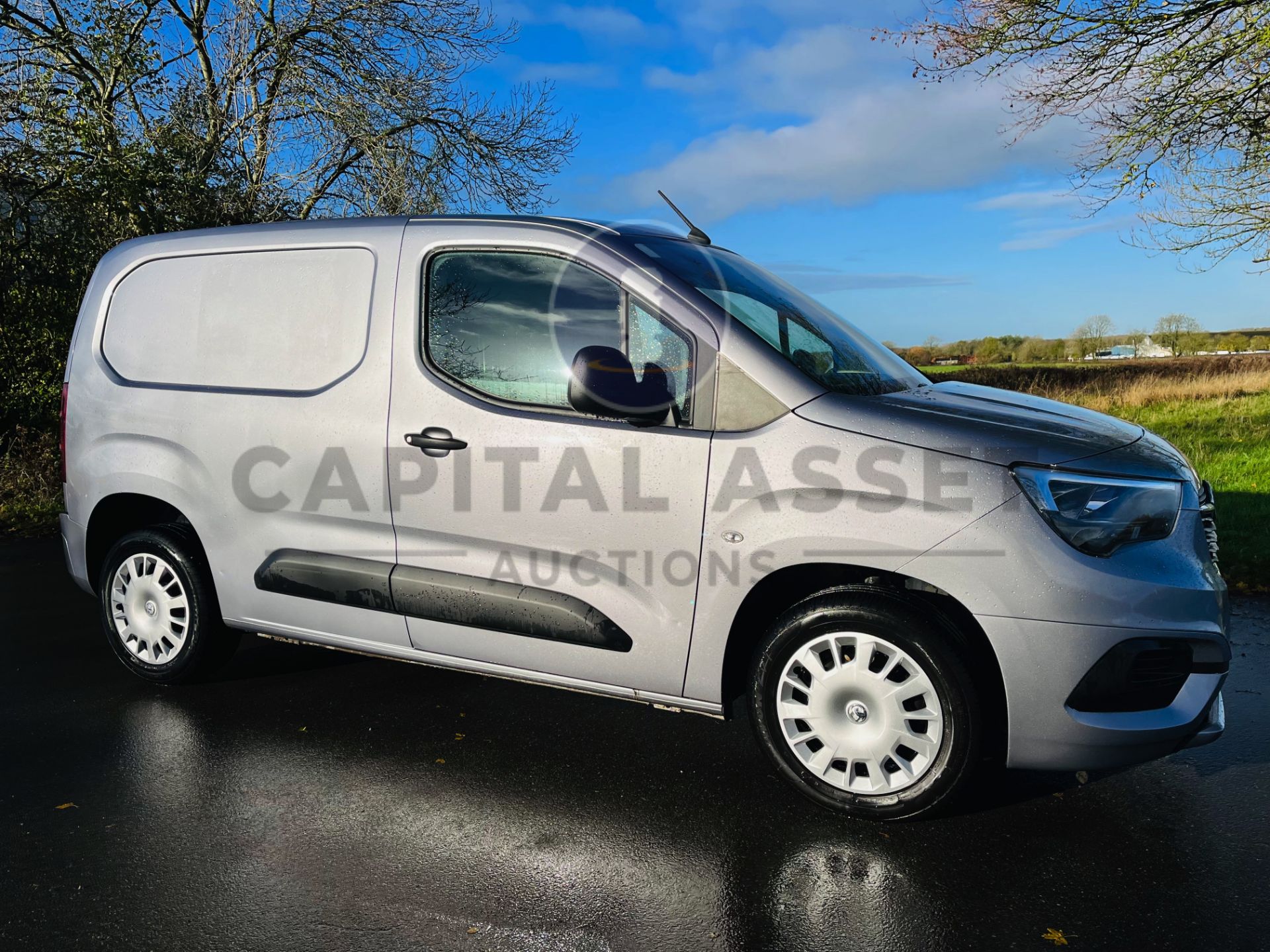 (ON SALE) VAUXHALL COMBO 2300 "SPORTIVE" 1 OWNER (19 REG - NEW SHAPE) EURO 6 - AIR CON -