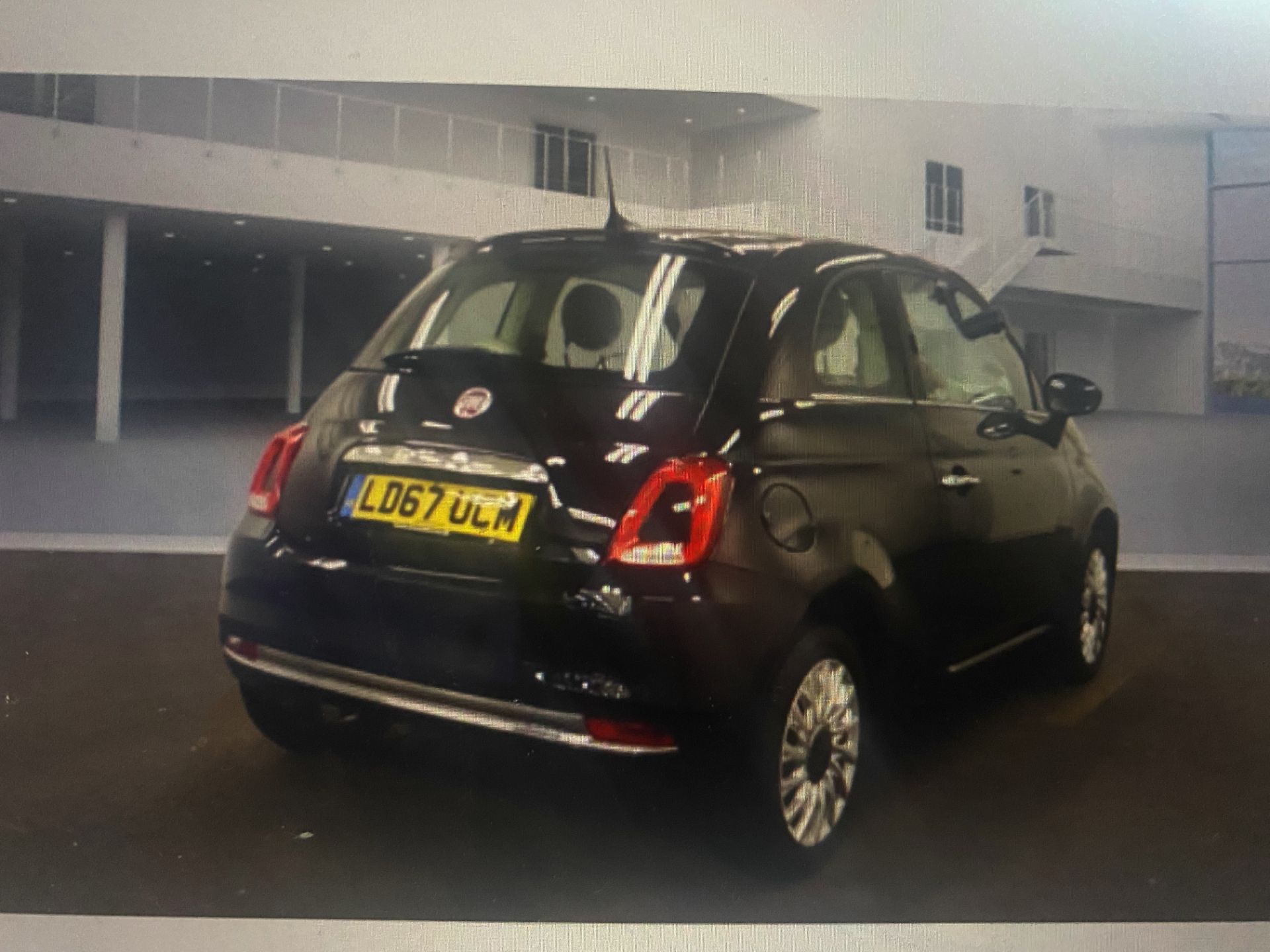 FIAT 500 LOUNGE (2018 MODEL) ONLY 26,000 MILES - PAN ROOF - AIR CON - EURO 6 (NO VAT - SAVE 20%) - Image 4 of 8