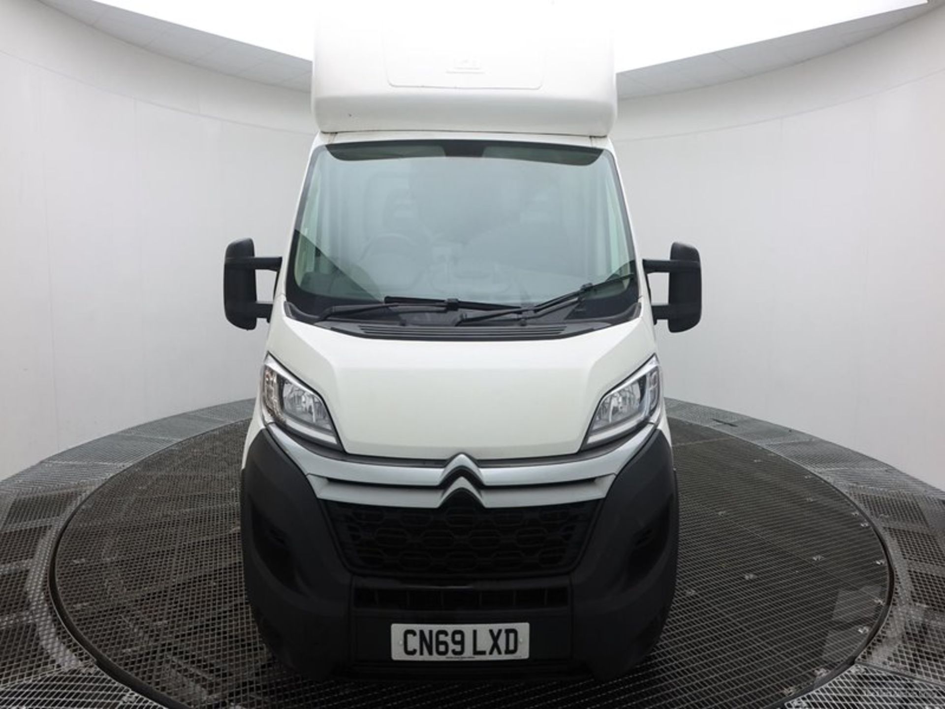 CITROEN RELAY 2.0HDI"160"LONG WHEEL BASE LUTON BOX VAN WITH ELECTRIC TAIL-LIFT -2020 MODEL -1 OWNER - Image 2 of 10