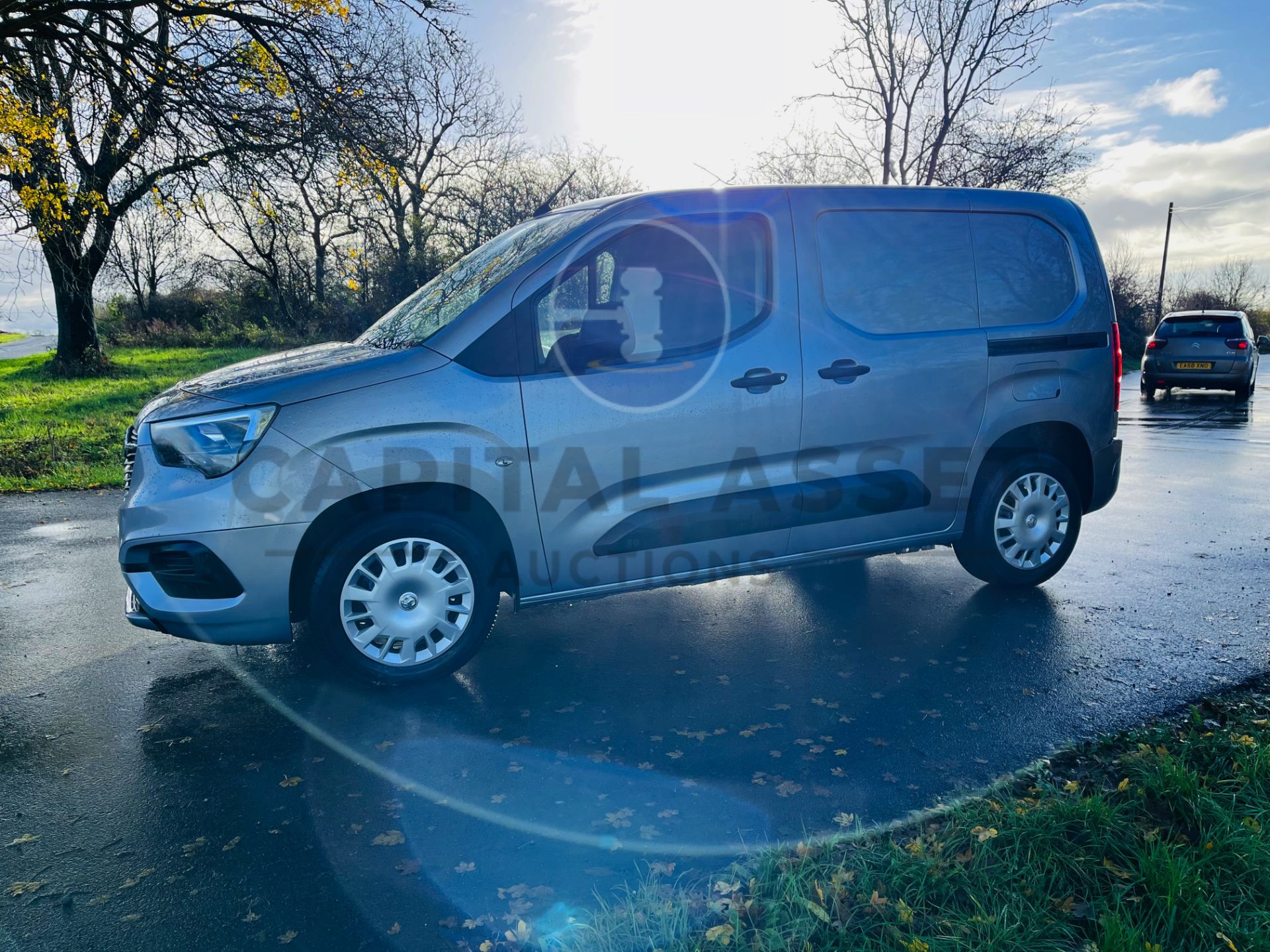 (ON SALE) VAUXHALL COMBO 2300 "SPORTIVE" 1 OWNER (19 REG - NEW SHAPE) EURO 6 - AIR CON - - Image 7 of 24