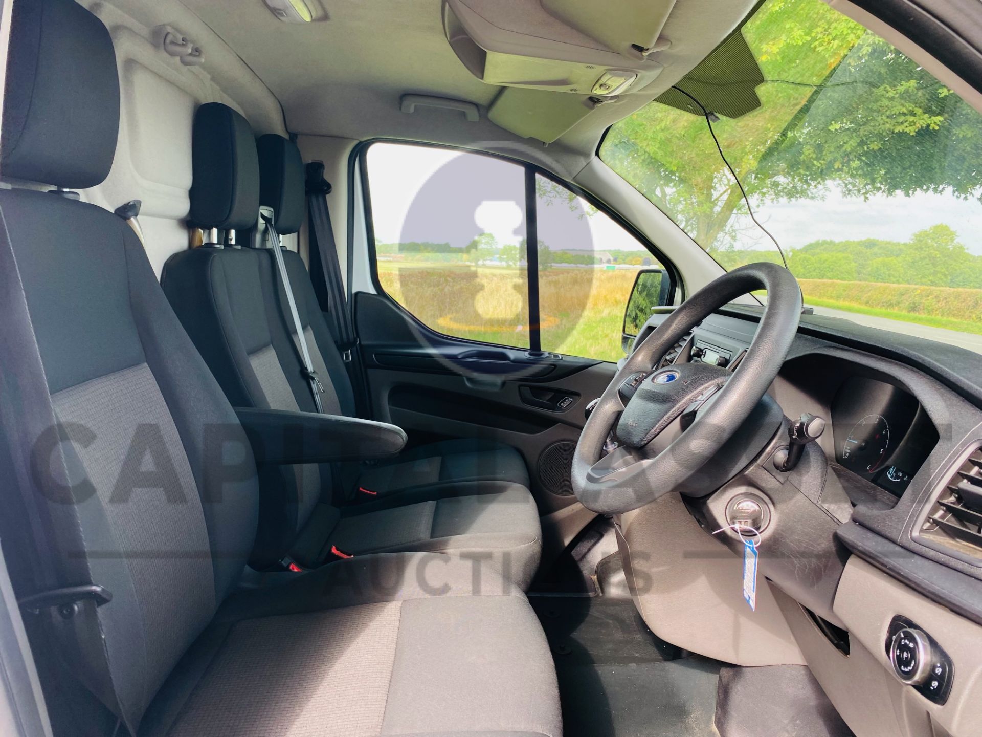 (ON SALE) FORD TRANSIT CUSTOM *GAH REFRIGERATED VAN* (2019 - EURO 6) 2.0 TDCI - 6 SPEED (1 OWNER) - Image 27 of 38